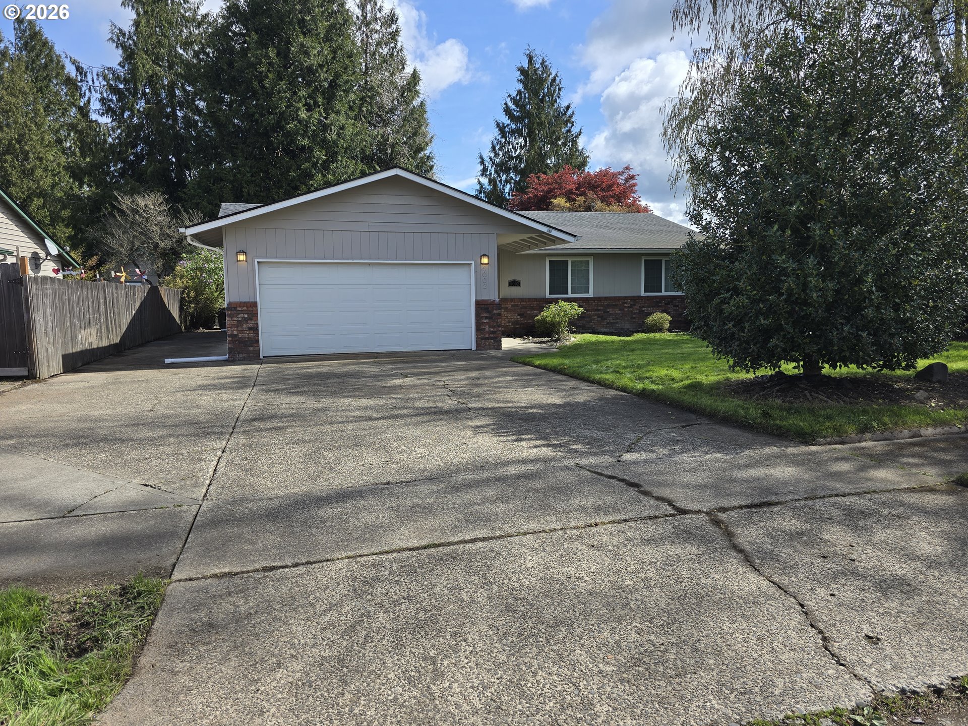 975 N 16TH ST, Cottage Grove, OR, 97424