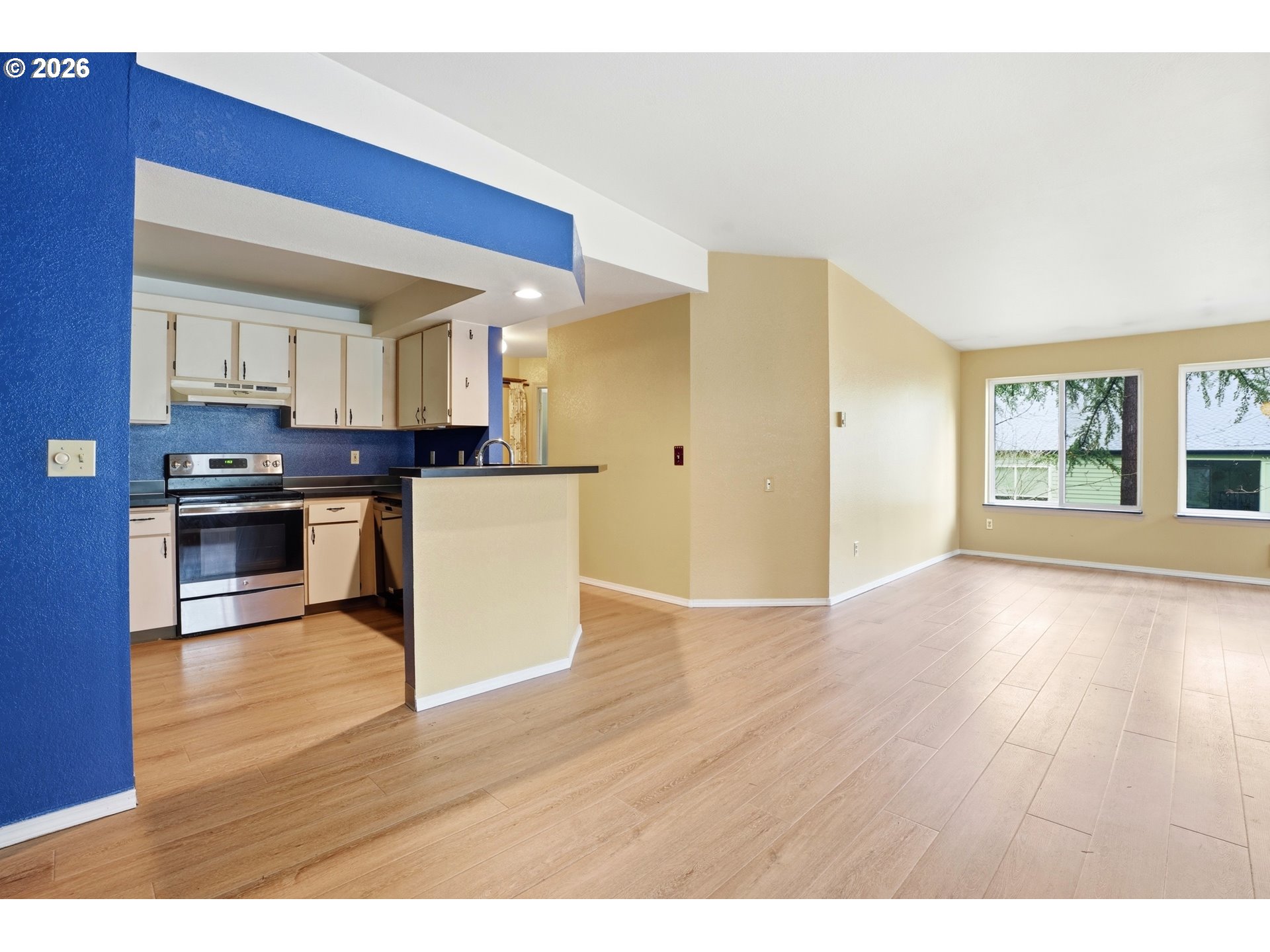 Photo #7: 652084484 Listing: Photo #7