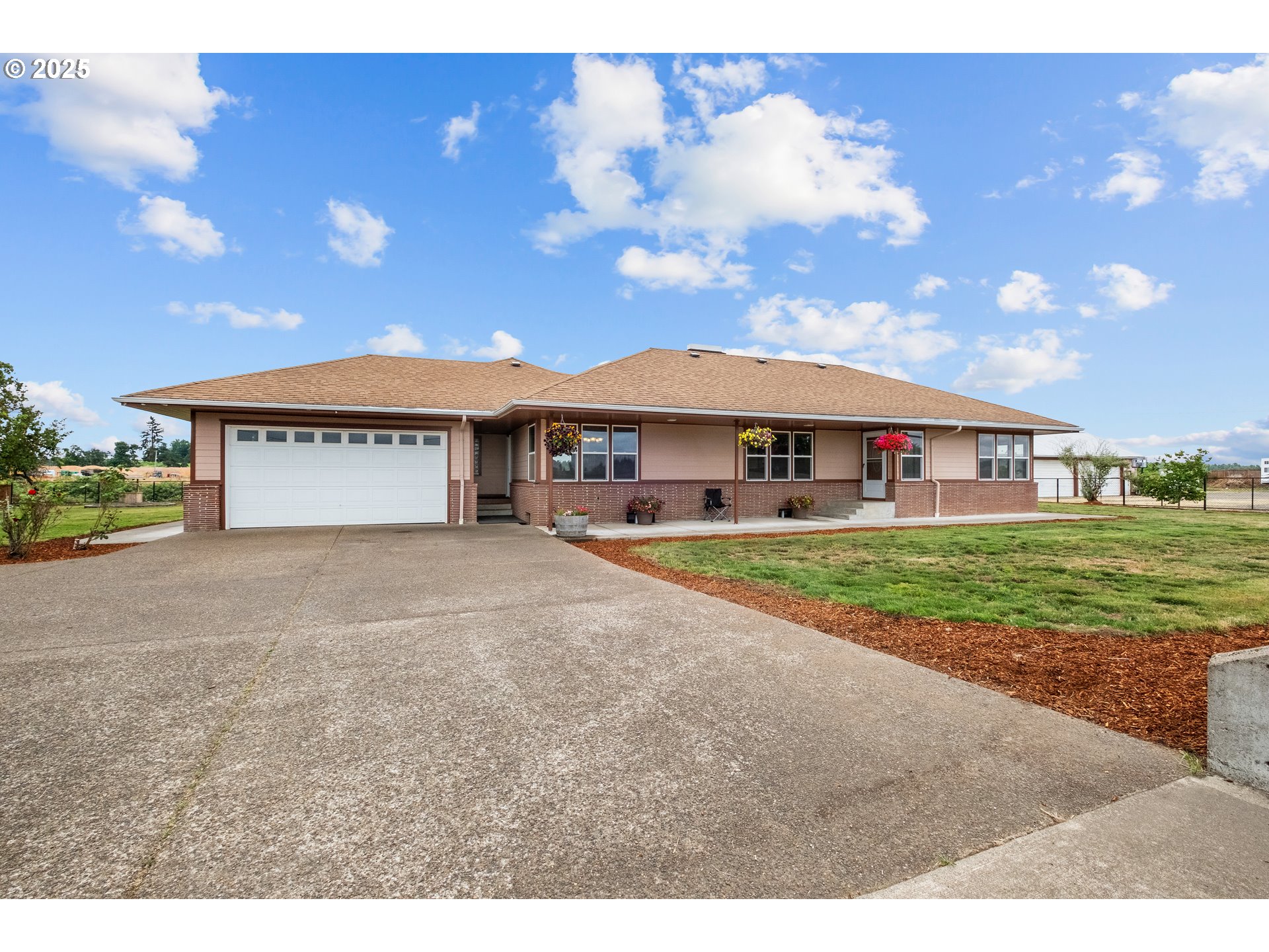 929 OLD COUNTY RD, Brookings, OR, 97415