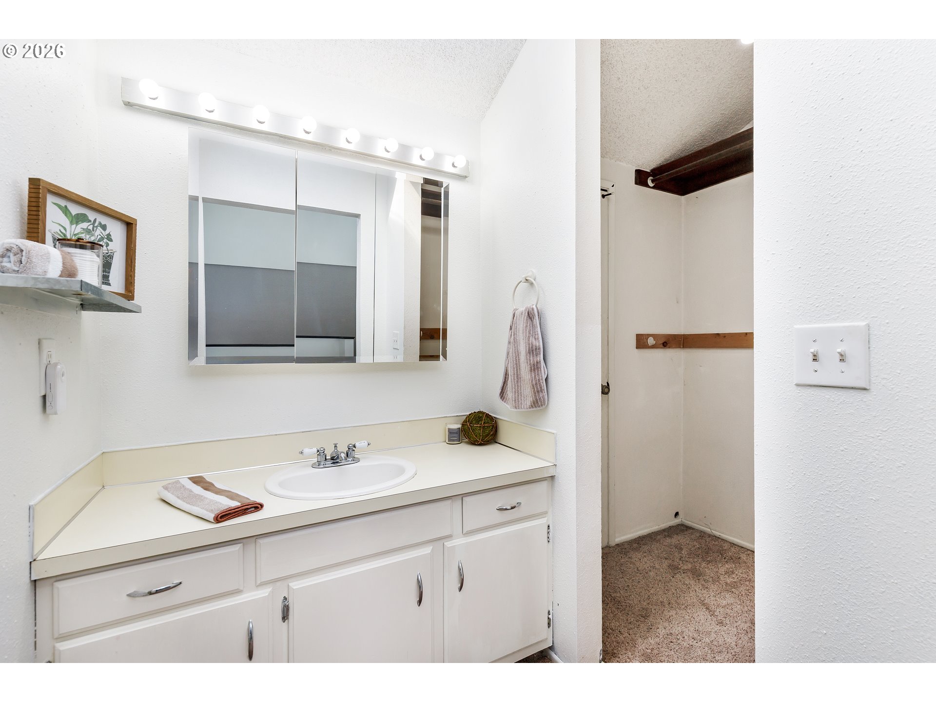 Photo #11: 652376109 Listing: Photo #11