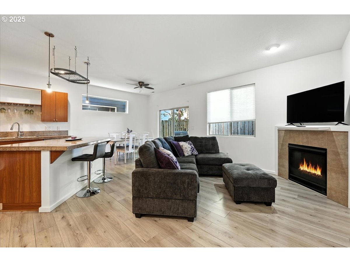 Photo #12: 652884480 Listing: Photo #12