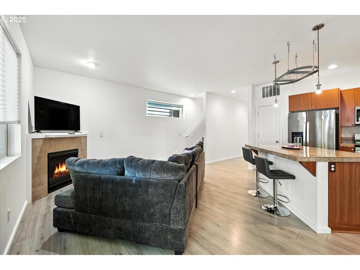 Photo #13: 652884480 Listing: Photo #13