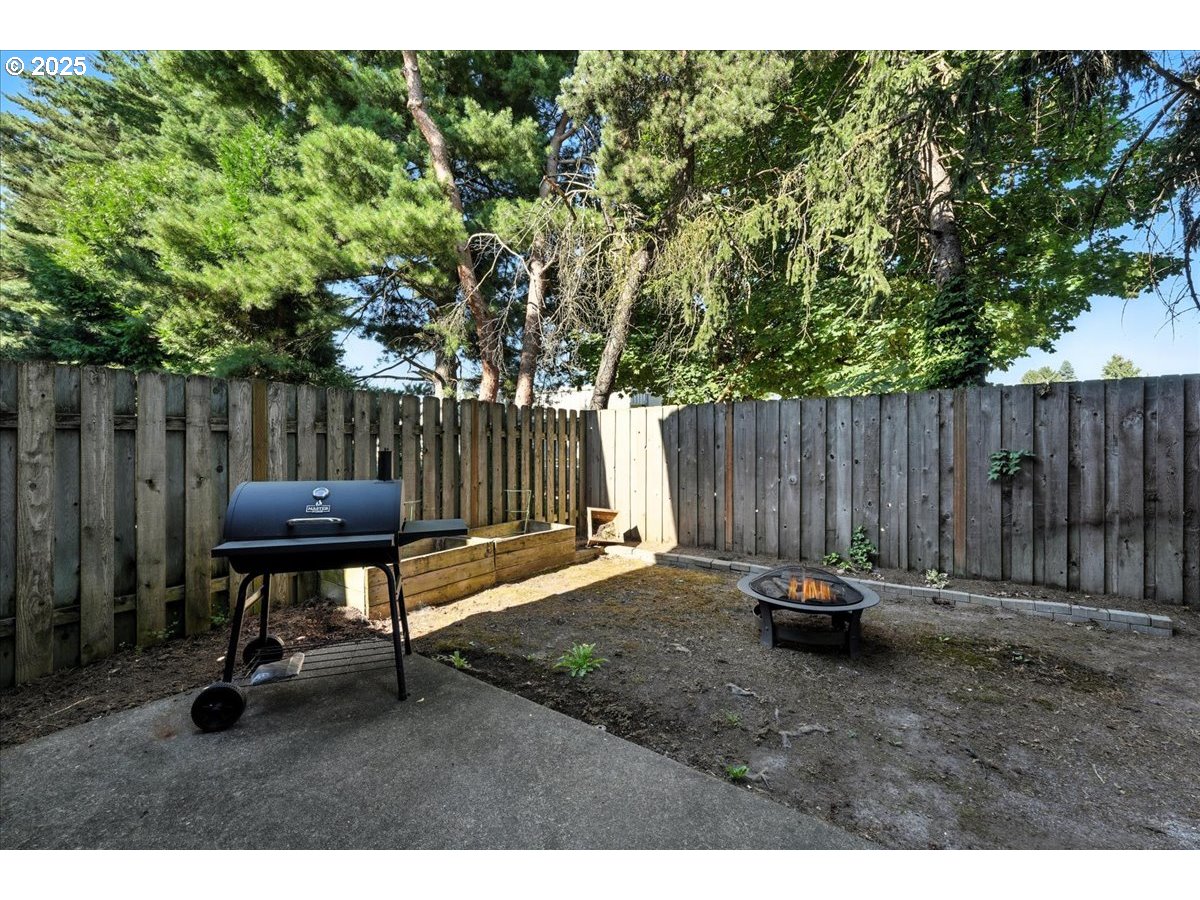Photo #5: 652884480 Listing 