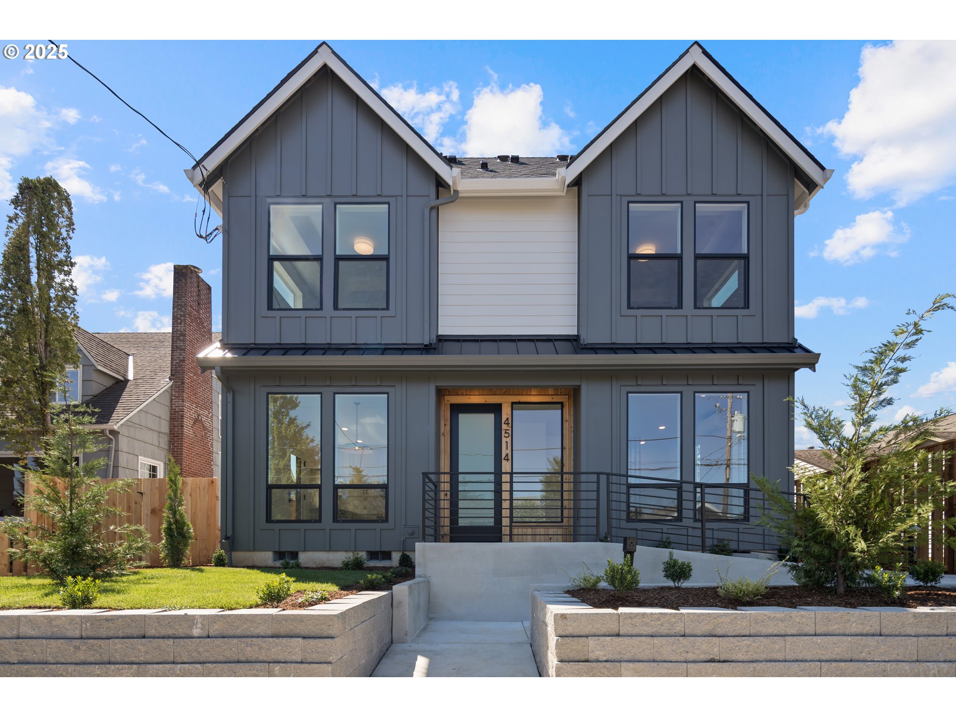 2417/2419 SW MONTGOMERY DR, Portland, OR, 97201