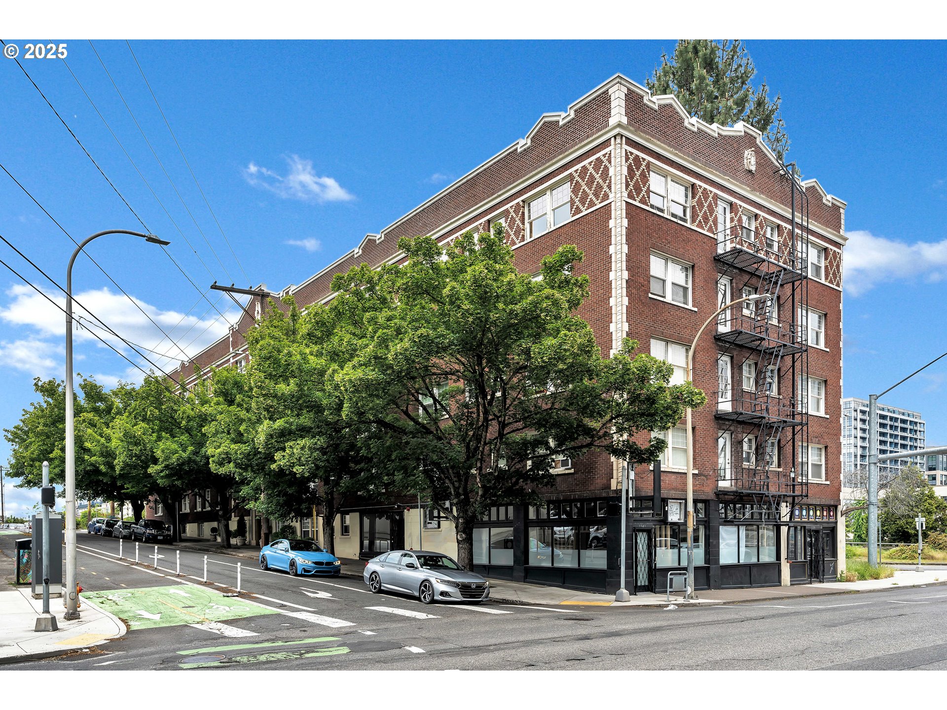 Photo #2: 653244802 Listing 