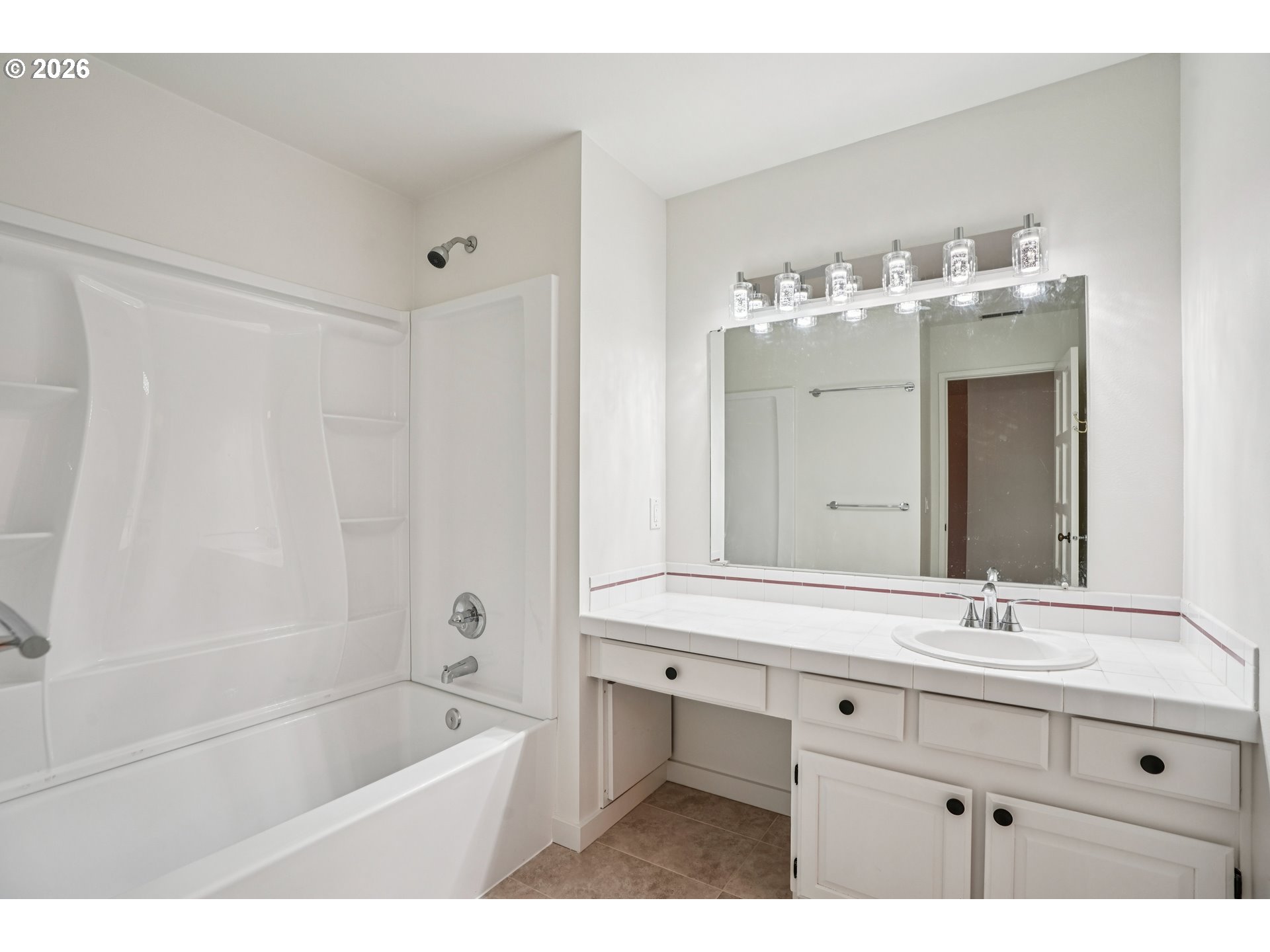 Photo #27: 653250231 Listing: Photo #27