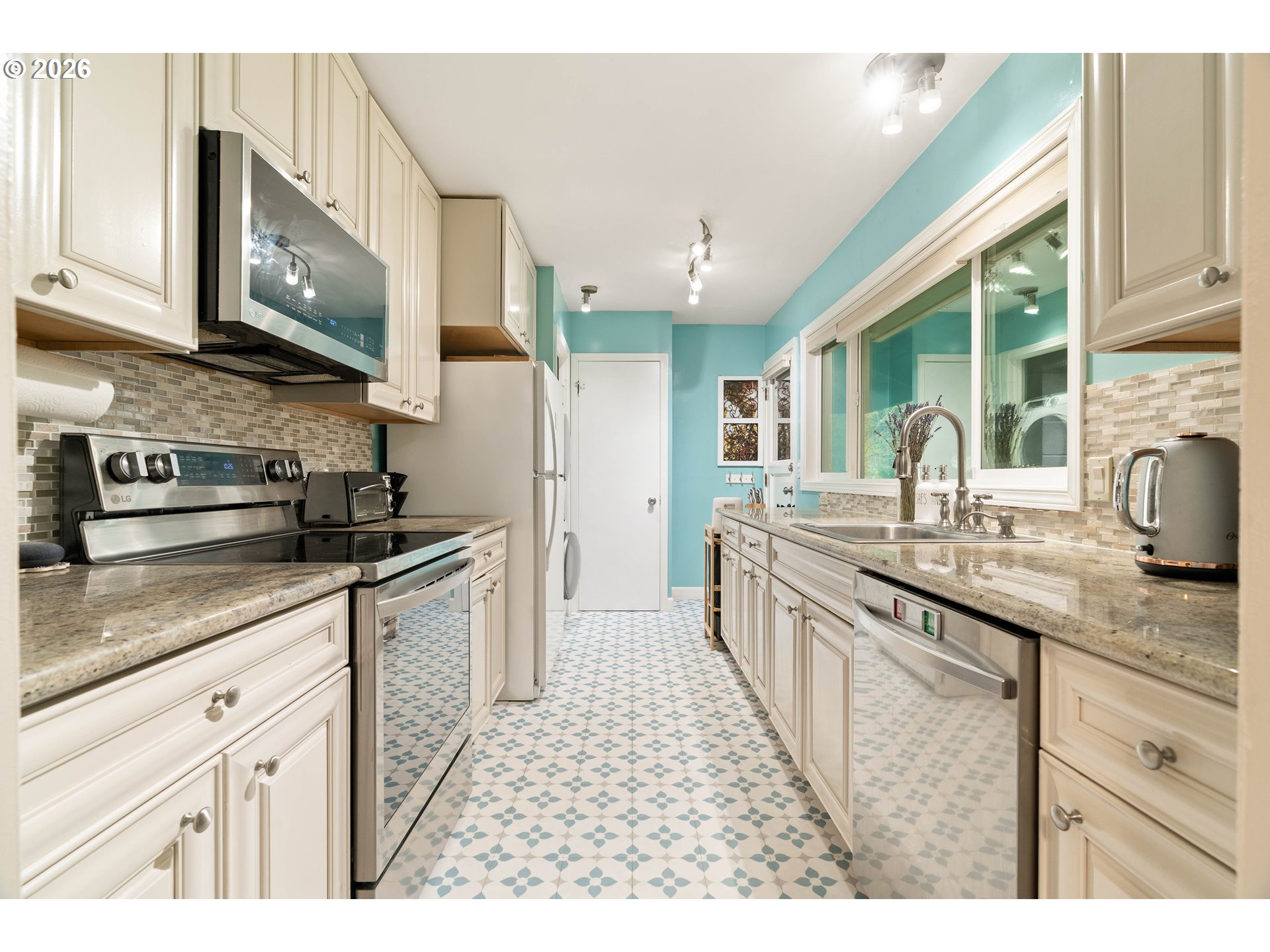 Photo #6: 653766022 Listing: Photo #6