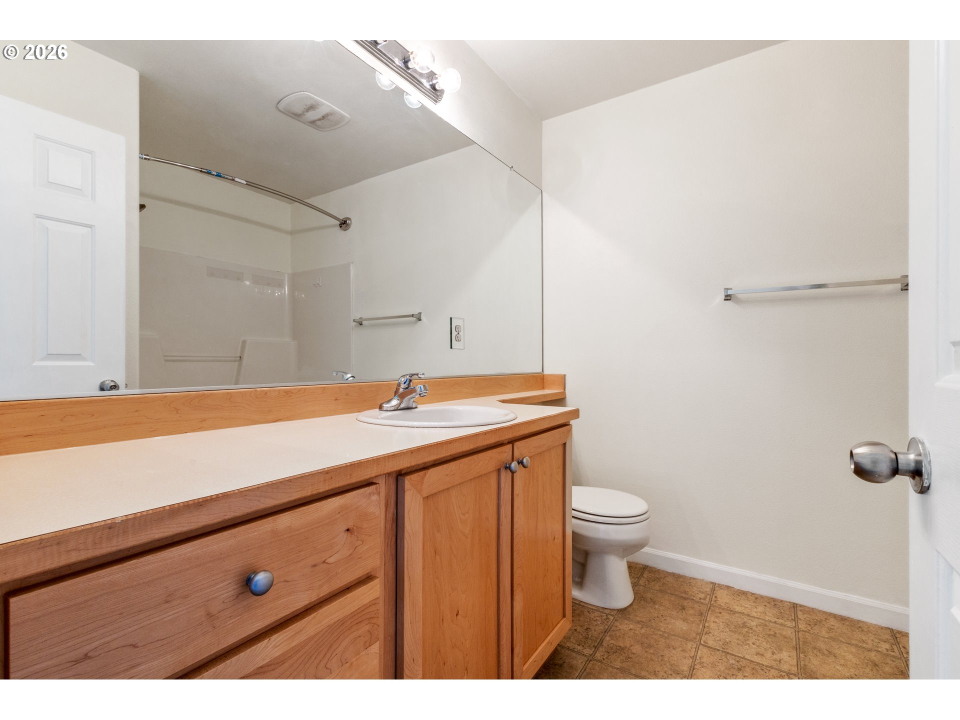 Photo #16: 654415674 Listing: Photo #16