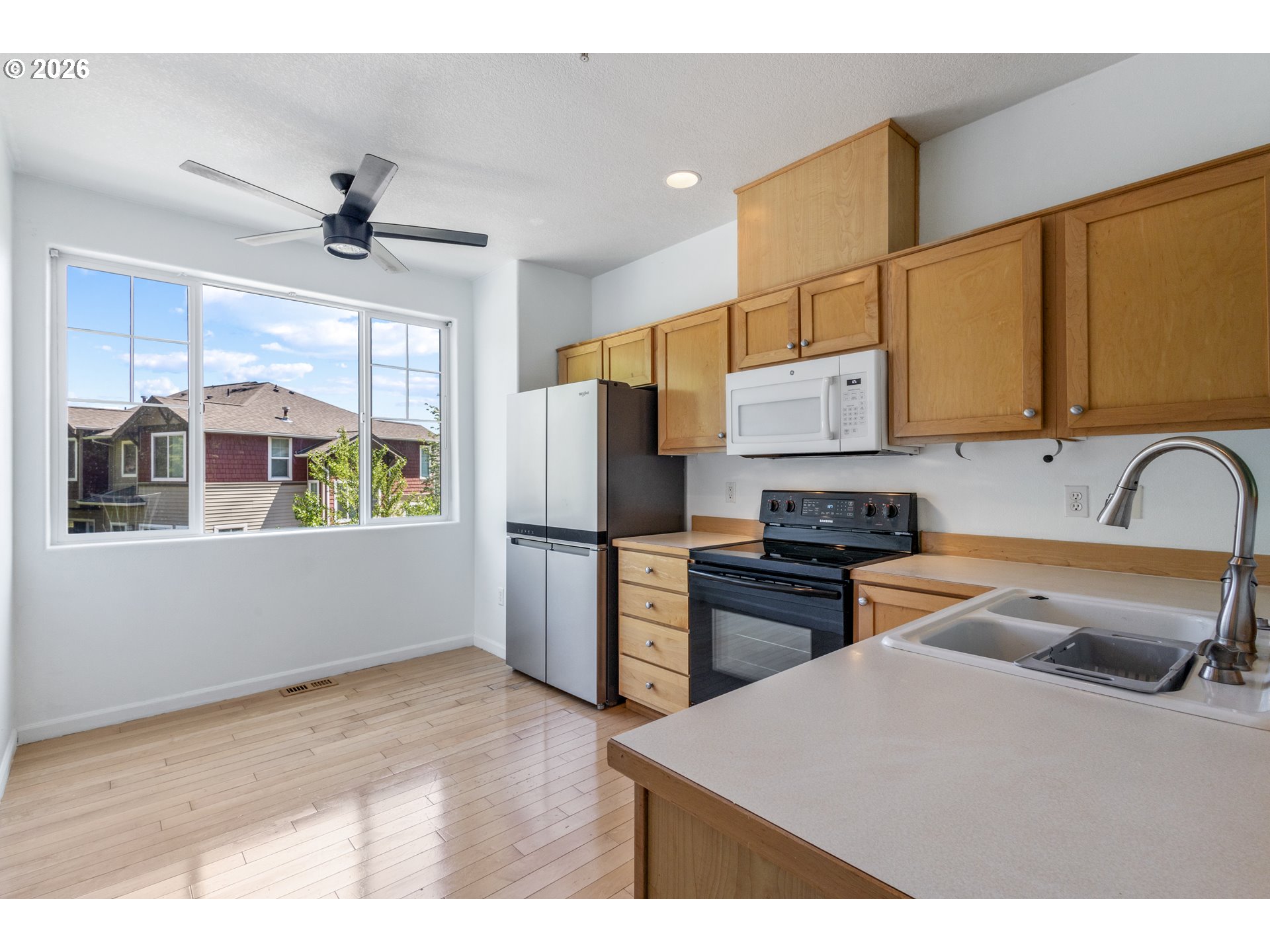 Photo #2: 654415674 Listing: Photo #2