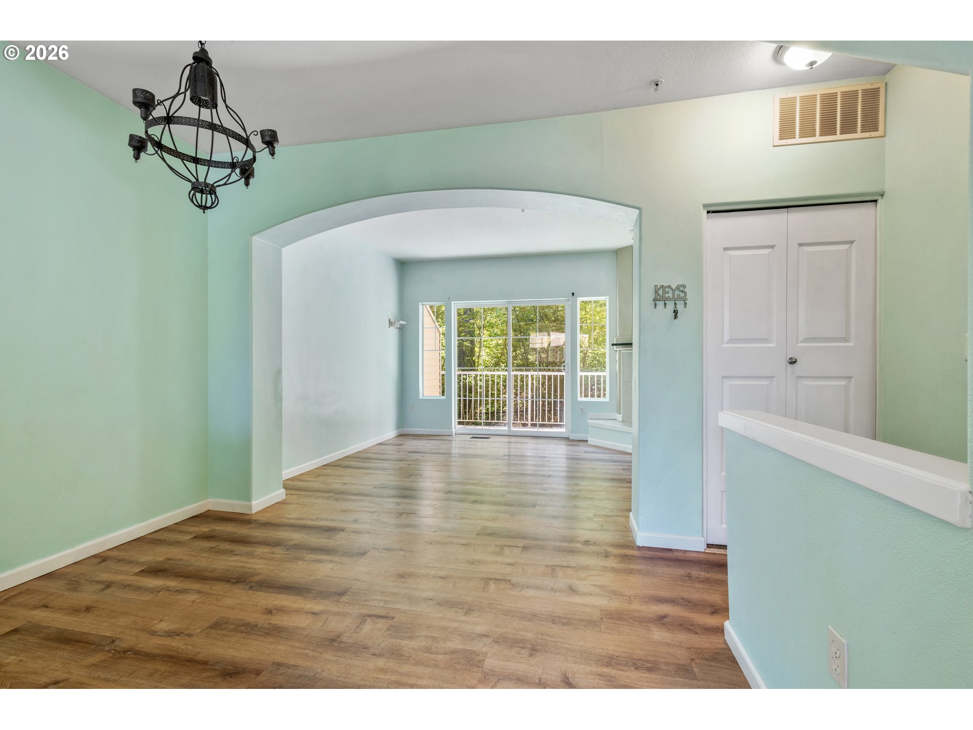 Photo #8: 654415674 Listing: Photo #8