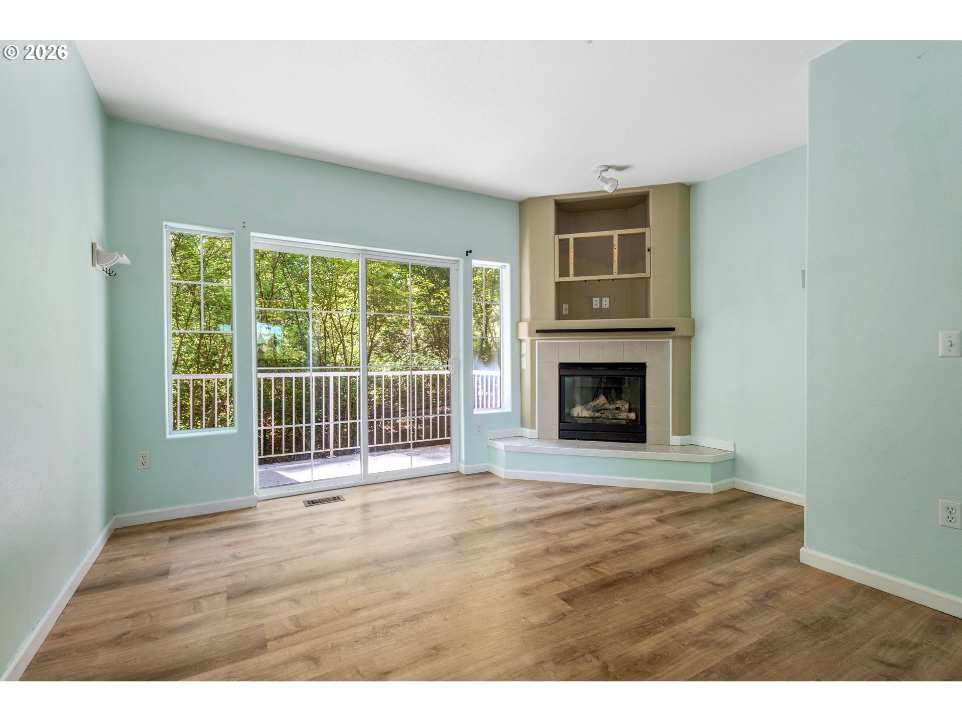 Photo #9: 654415674 Listing: Photo #9