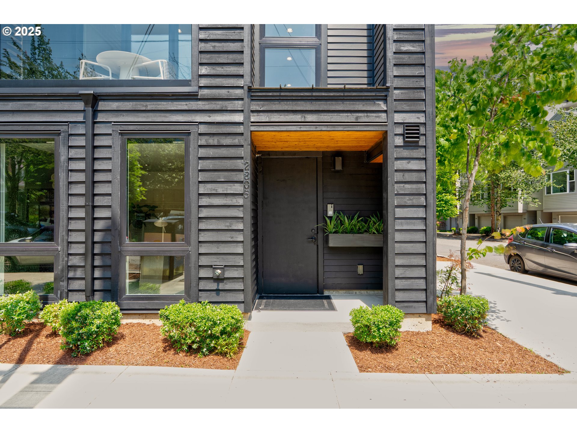 2805 NW THURMAN ST, Portland, OR, 97210