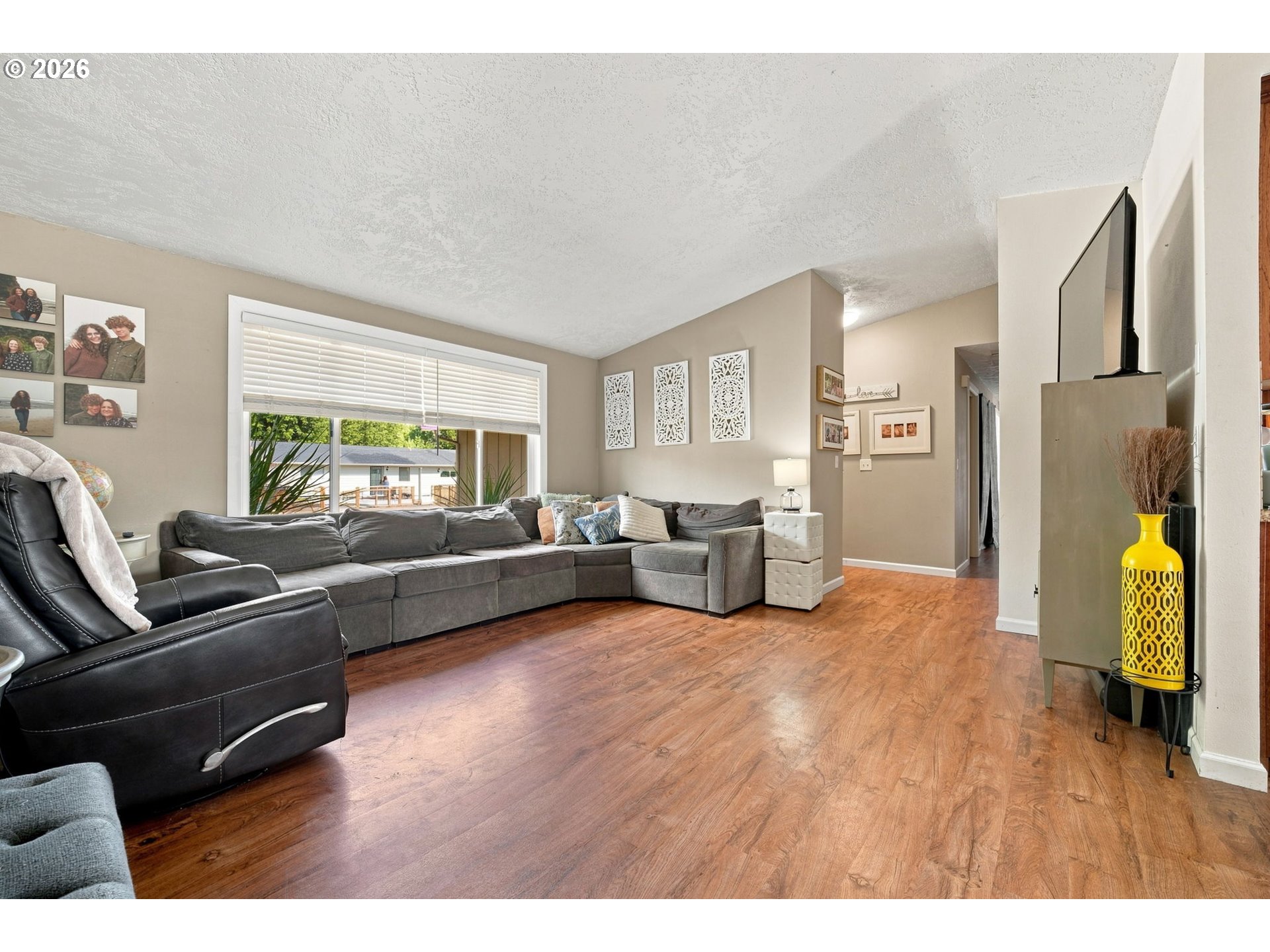 Property photo 5 of 28
