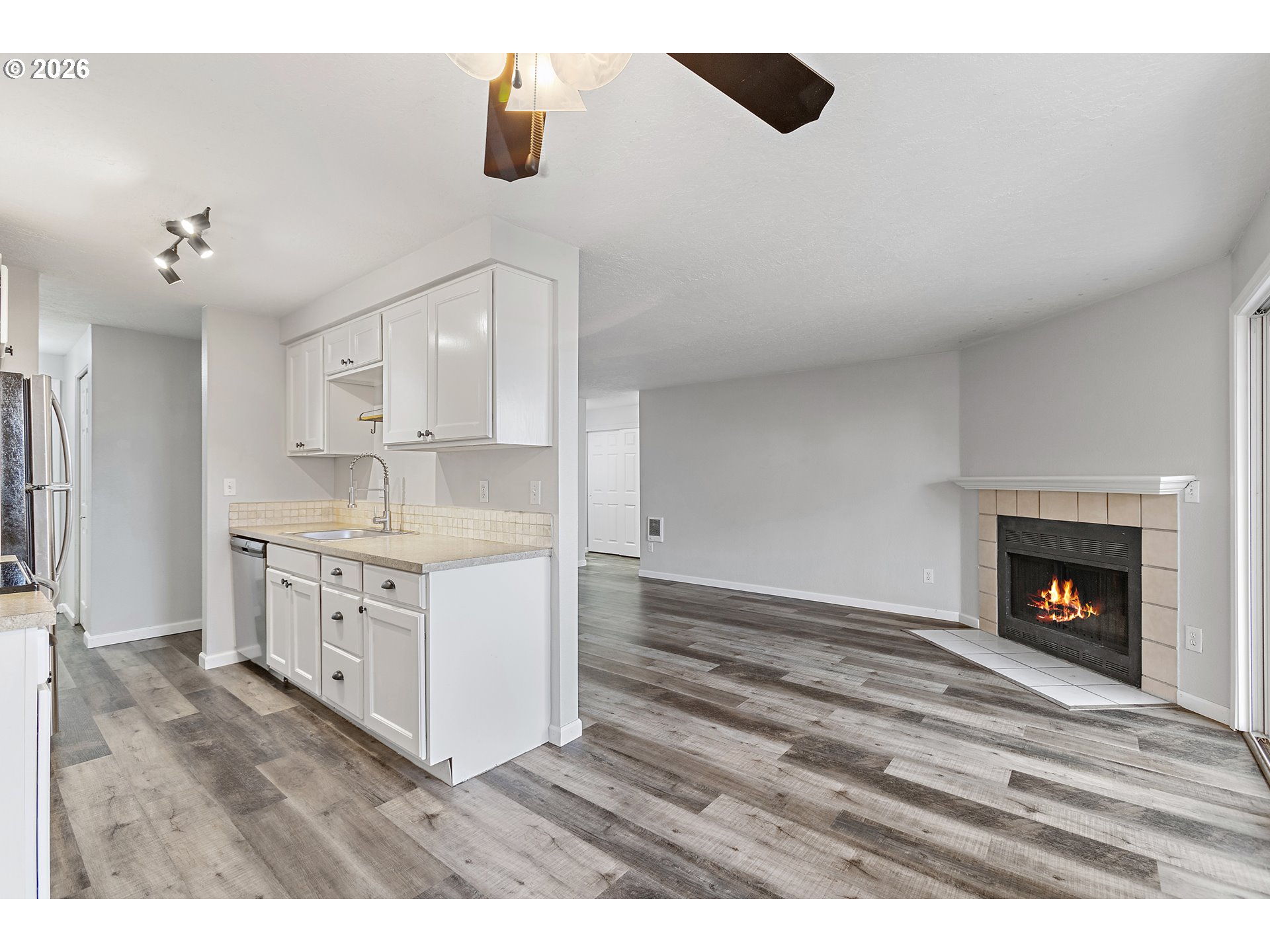 Photo #3: 655601599 Listing: Photo #3