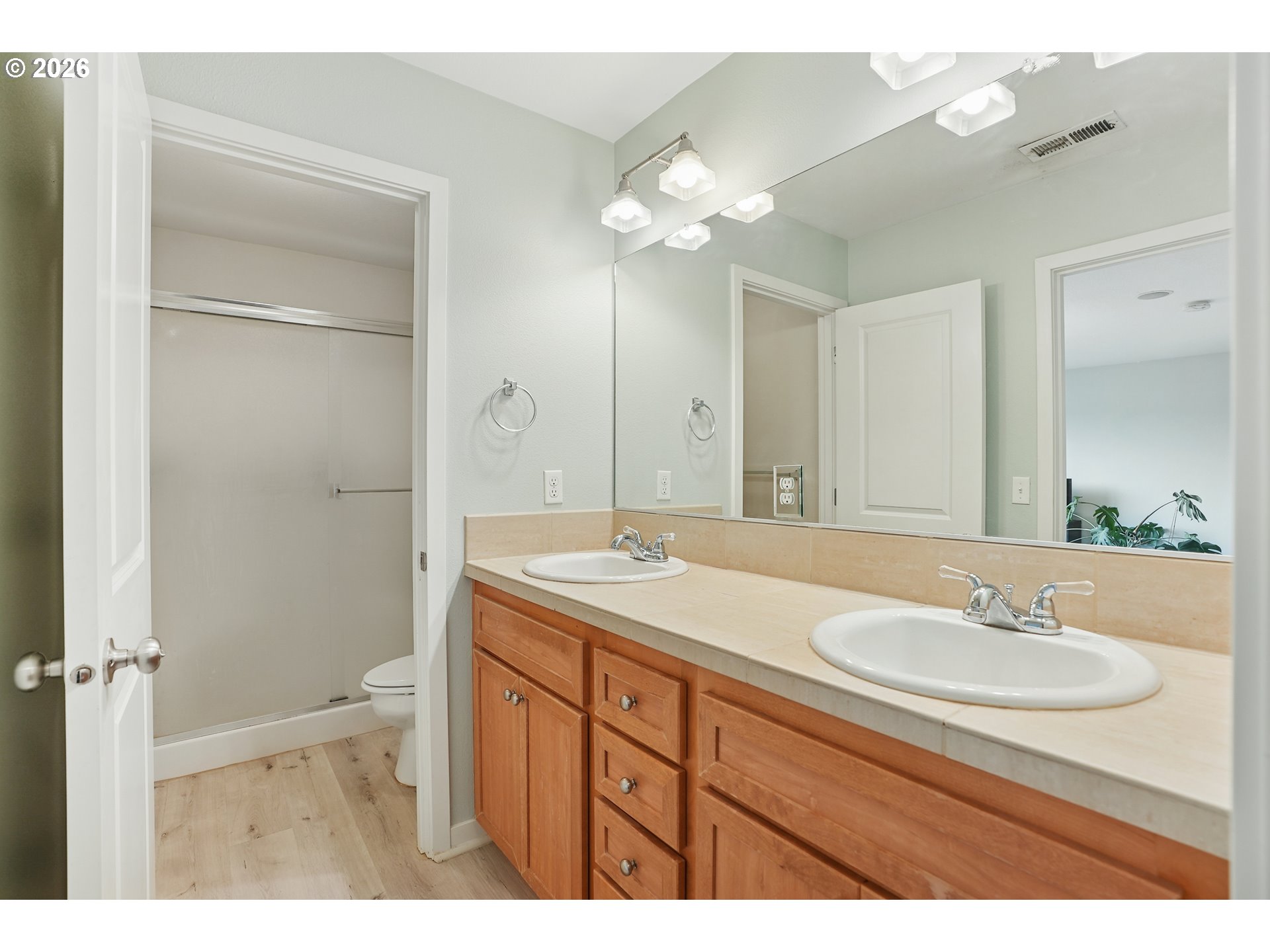 Photo #15: 659129798 Listing: Photo #15