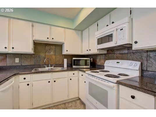 Photo #17: 659229455 Listing: Photo #17