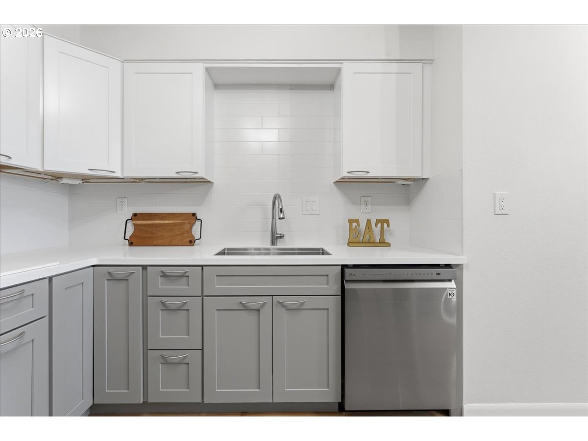 Photo #21: 660543904 Listing: Photo #21