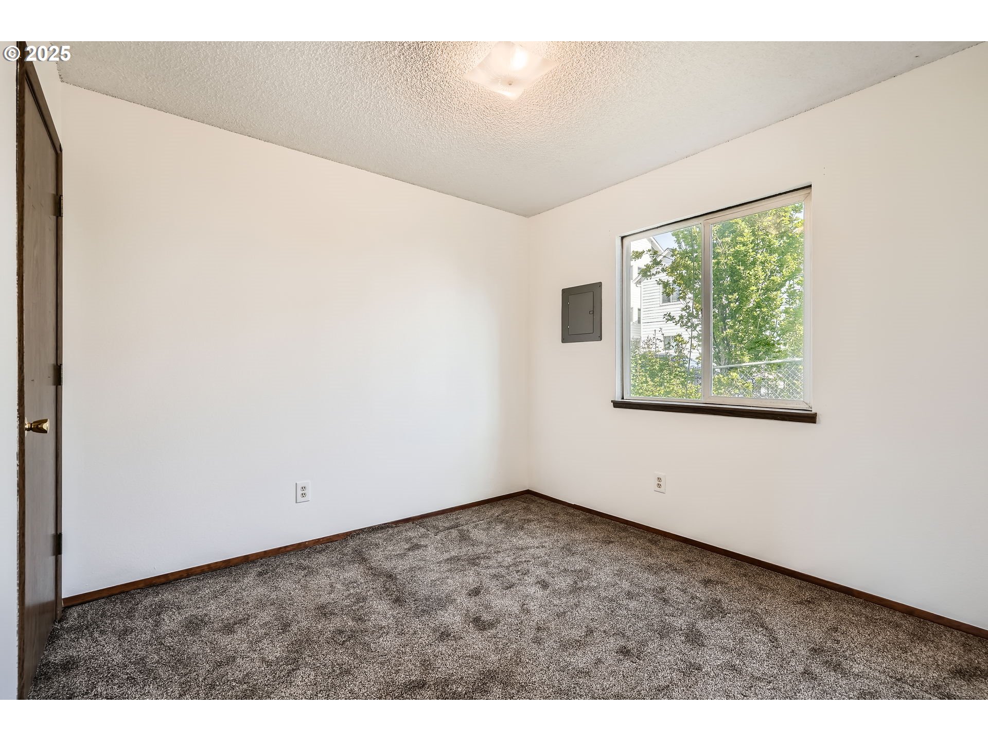 Photo #8: 661481889 Listing: Photo #8