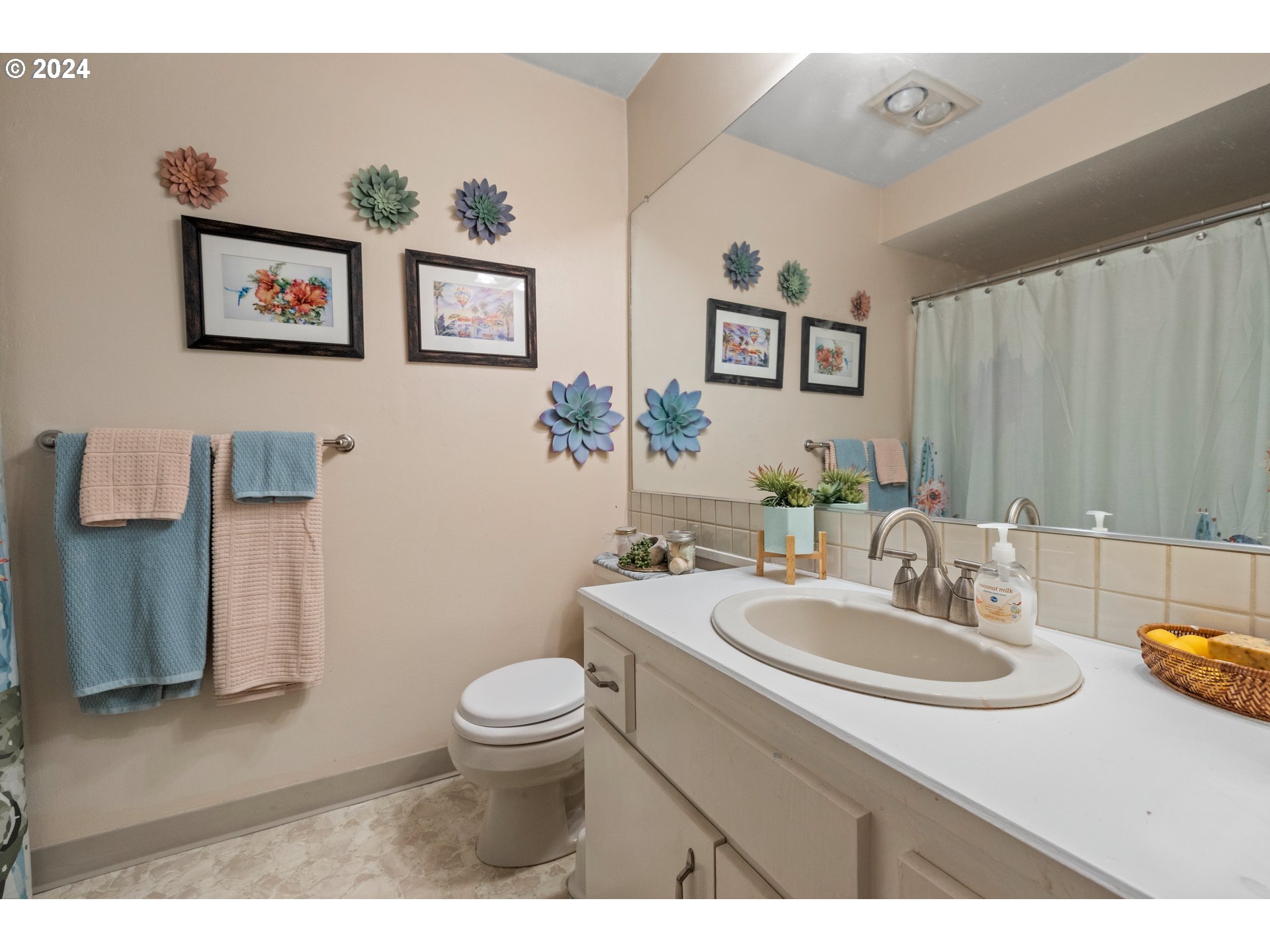 Photo #16: 662593921 Listing: Photo #16