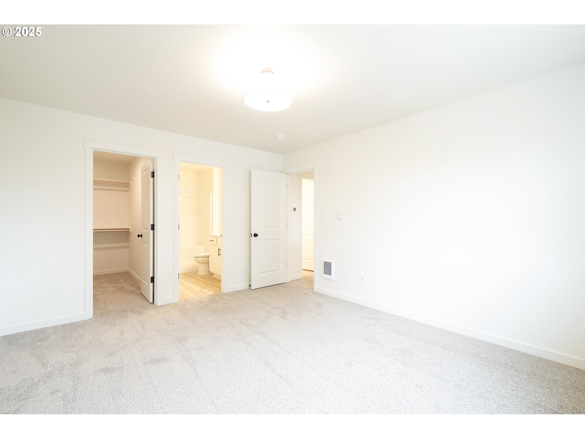 Photo #10: 663385023 Listing: Photo #10