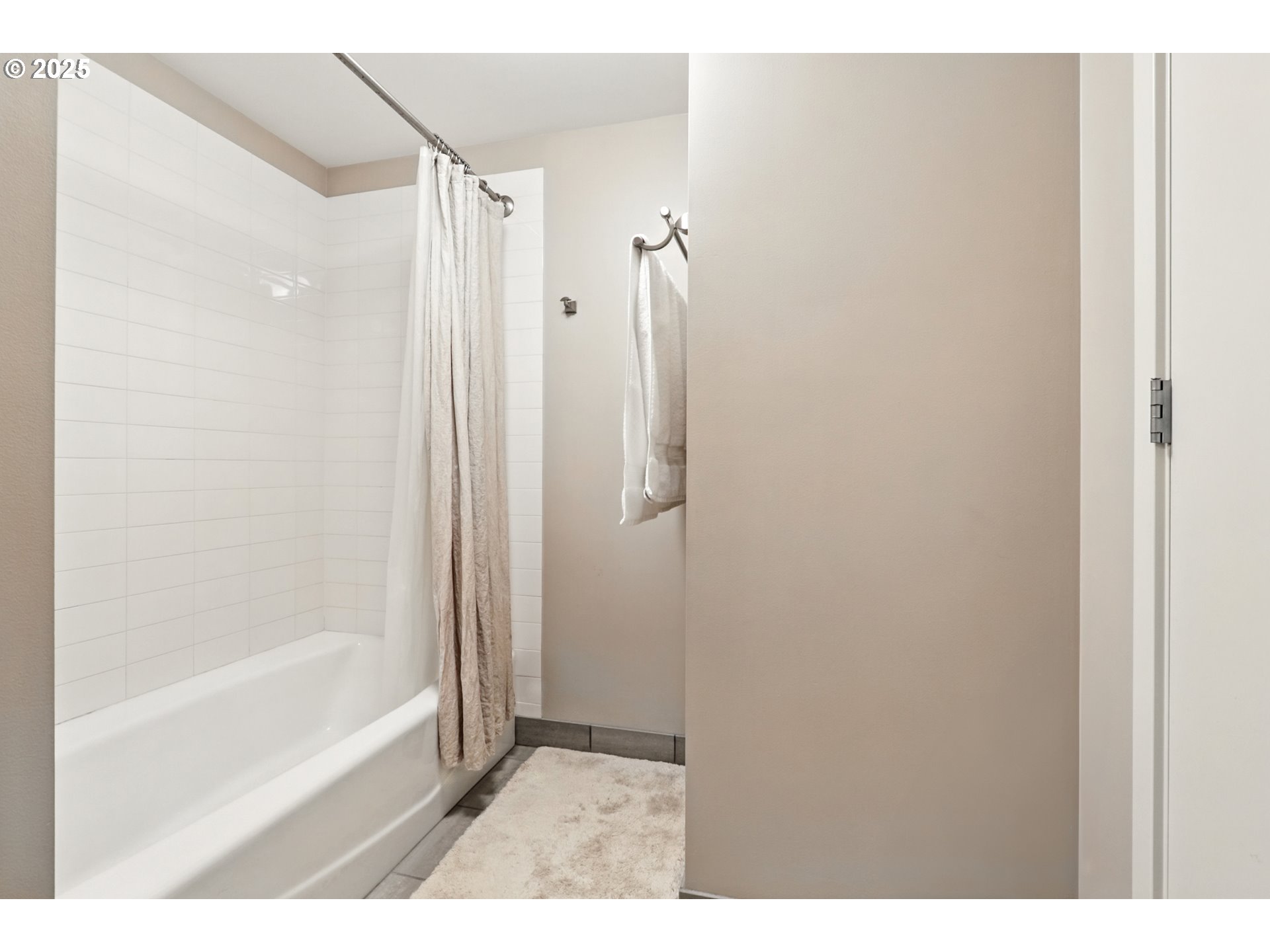 Photo #13: 664173665 Listing: Photo #13