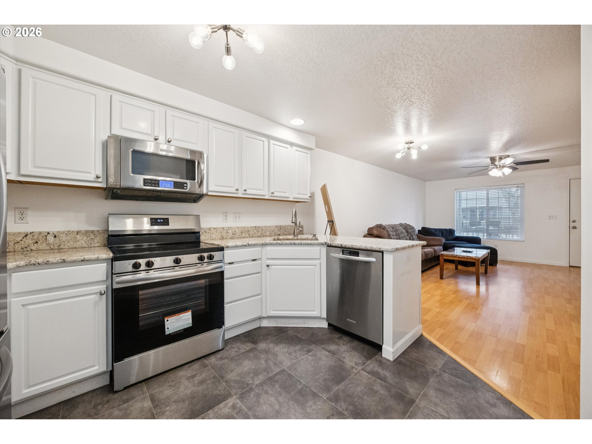 Photo #8: 664226857 Listing: Photo #8