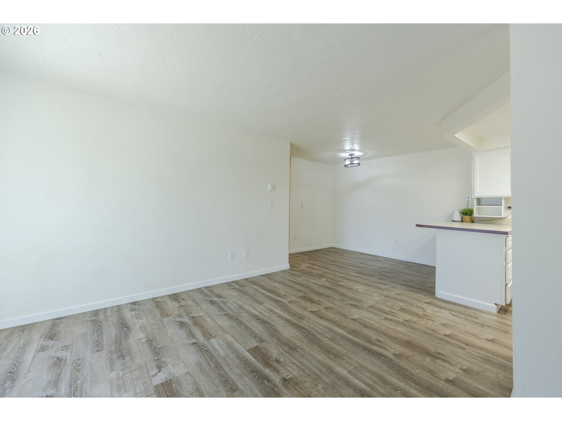 Property photo 11 of 44