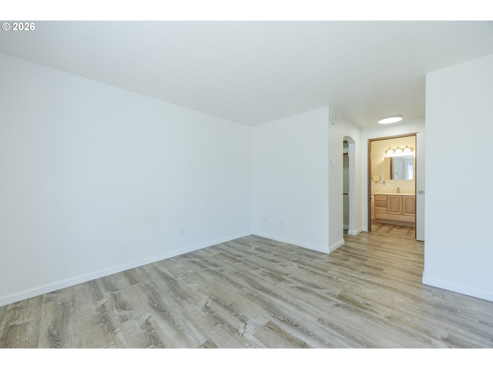 Property photo 33 of 44