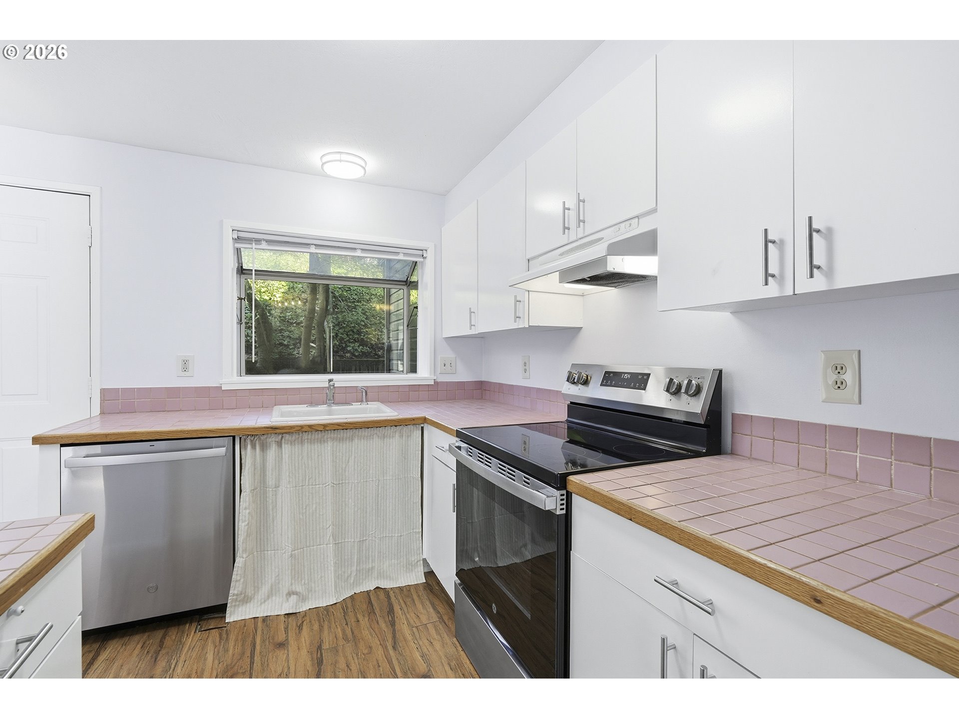 Photo #6: 665170614 Listing: Photo #6