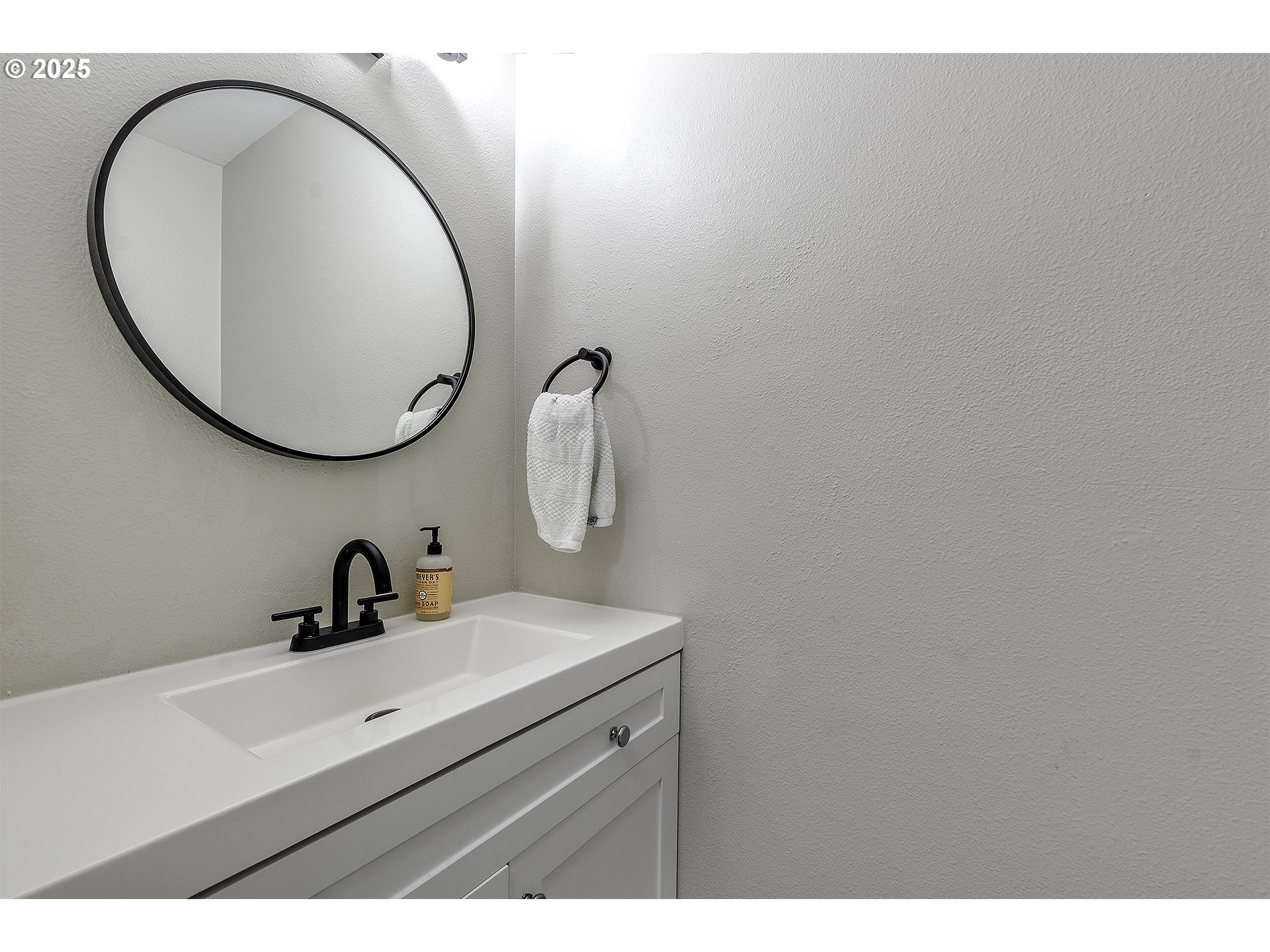 Photo #25: 665414318 Listing: Photo #25