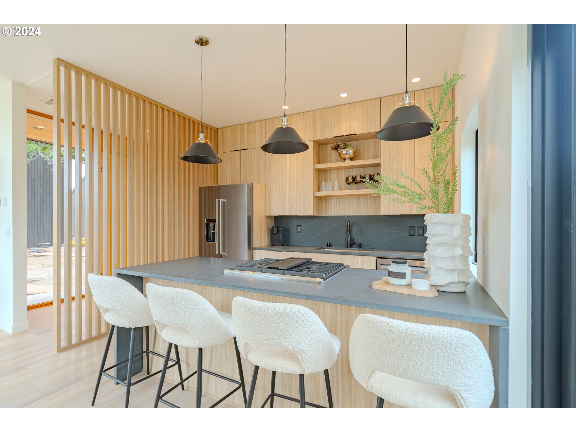 Photo #2: 667374870 Listing: Photo #2