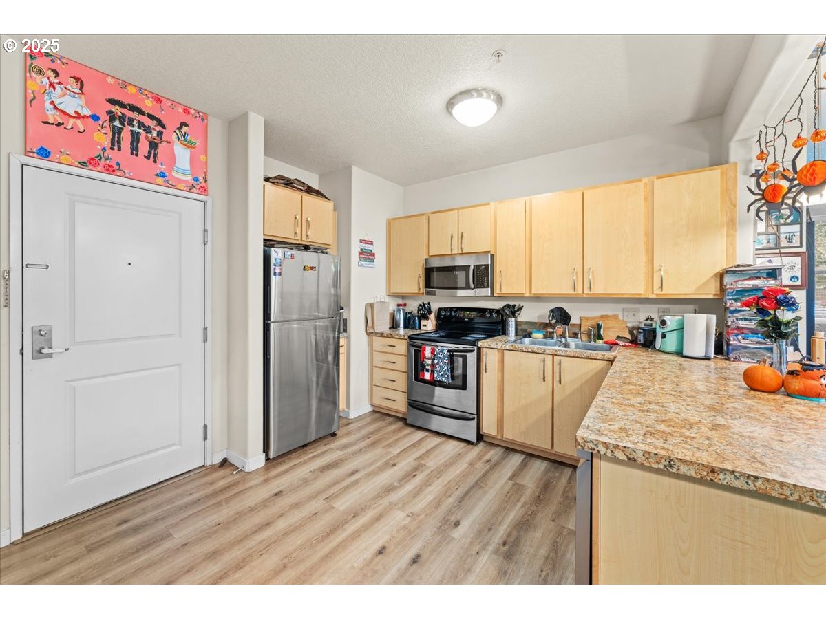 Photo #5: 671130951 Listing: Photo #5