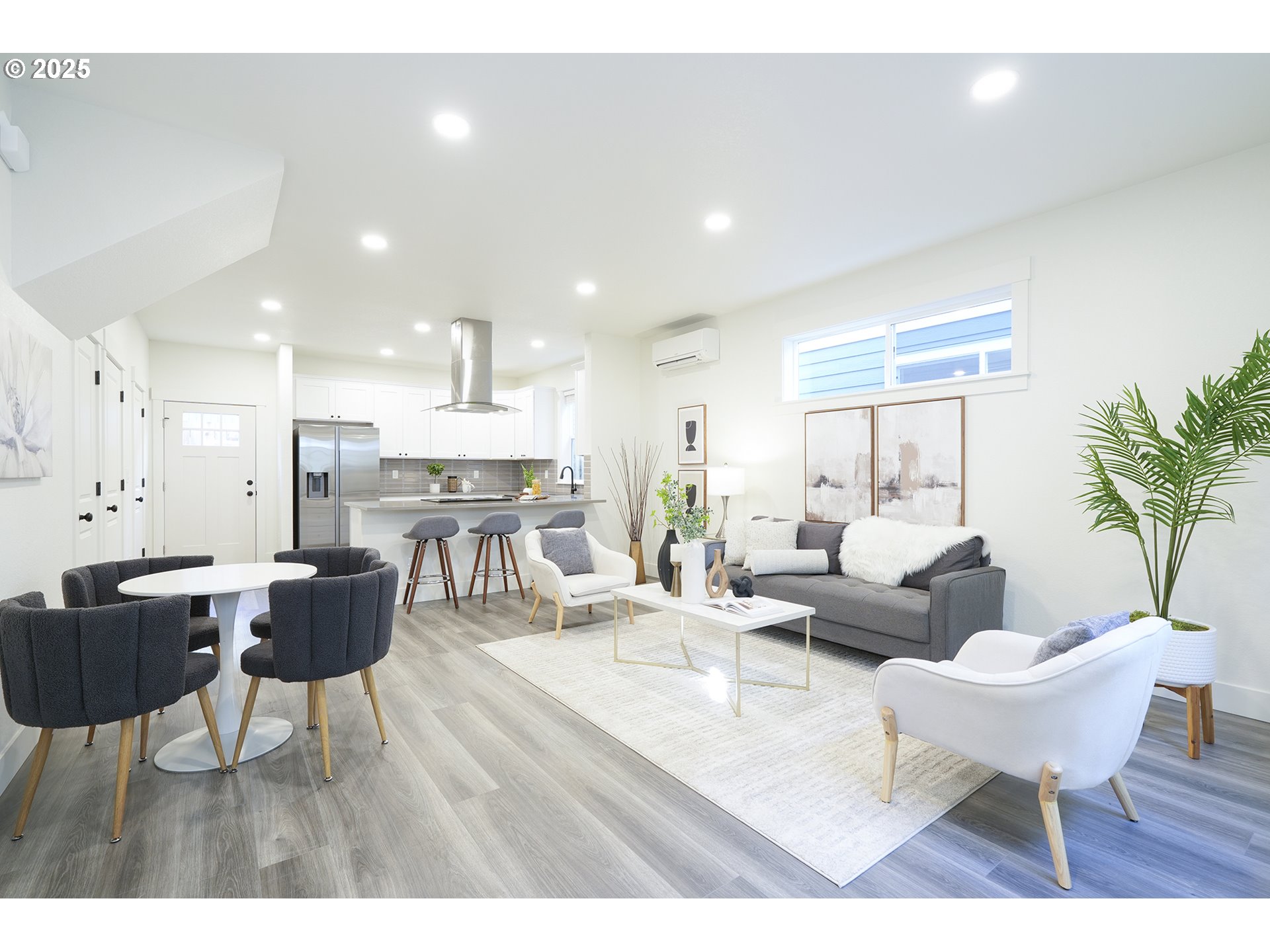 Photo #3: 671352621 Listing: Photo #3