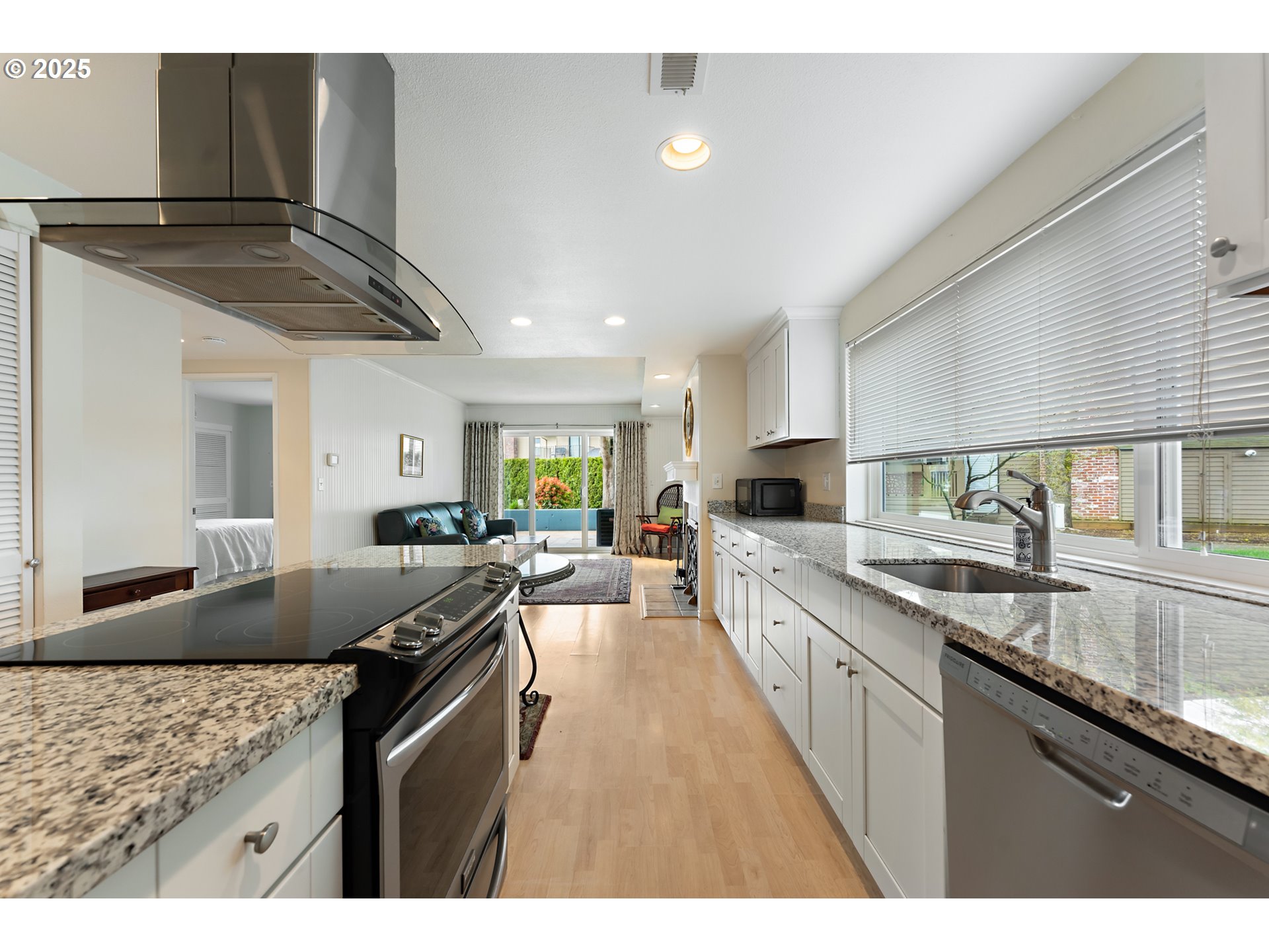 Photo #10: 671810928 Listing: Photo #10