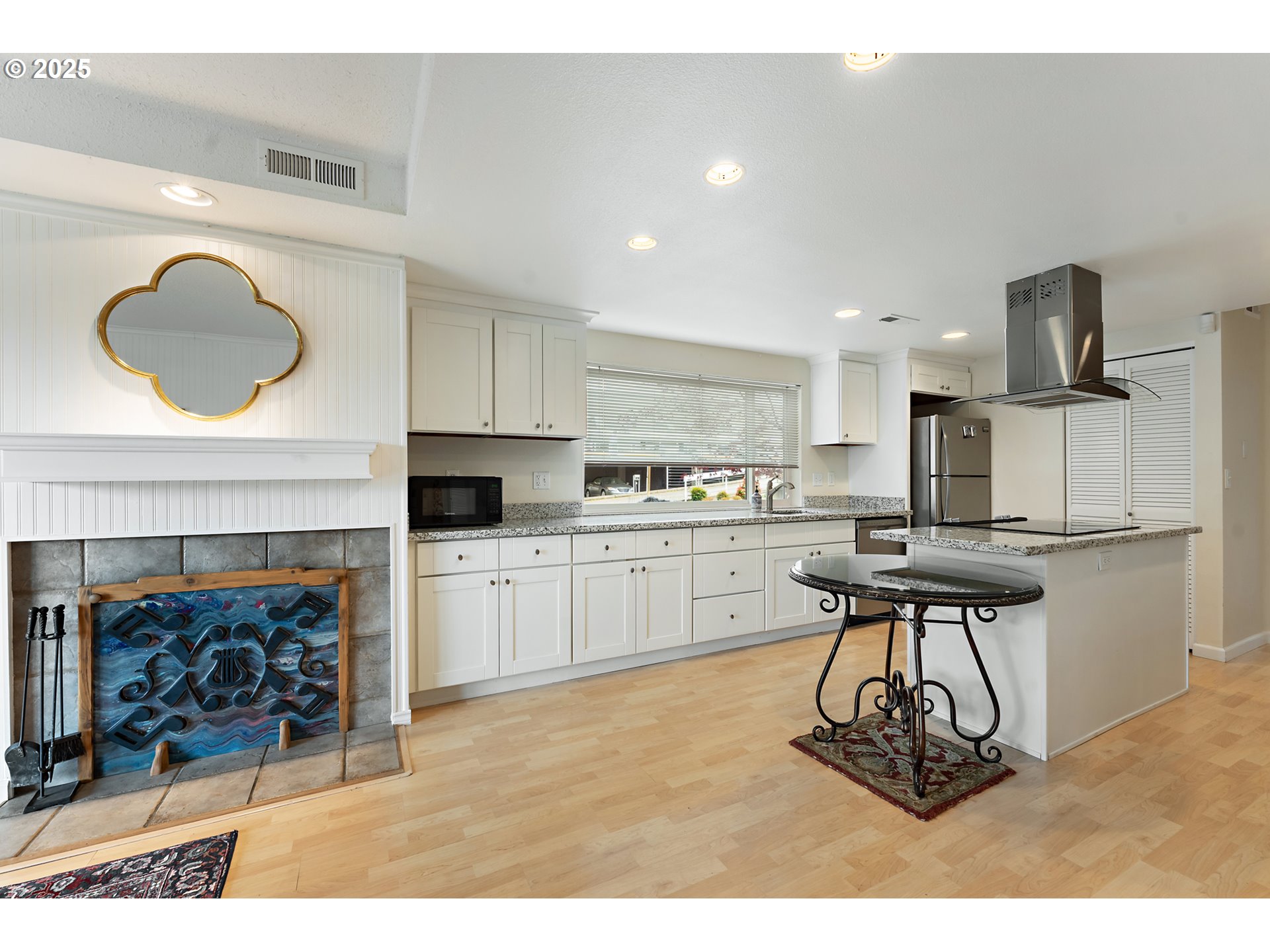 Photo #8: 671810928 Listing: Photo #8