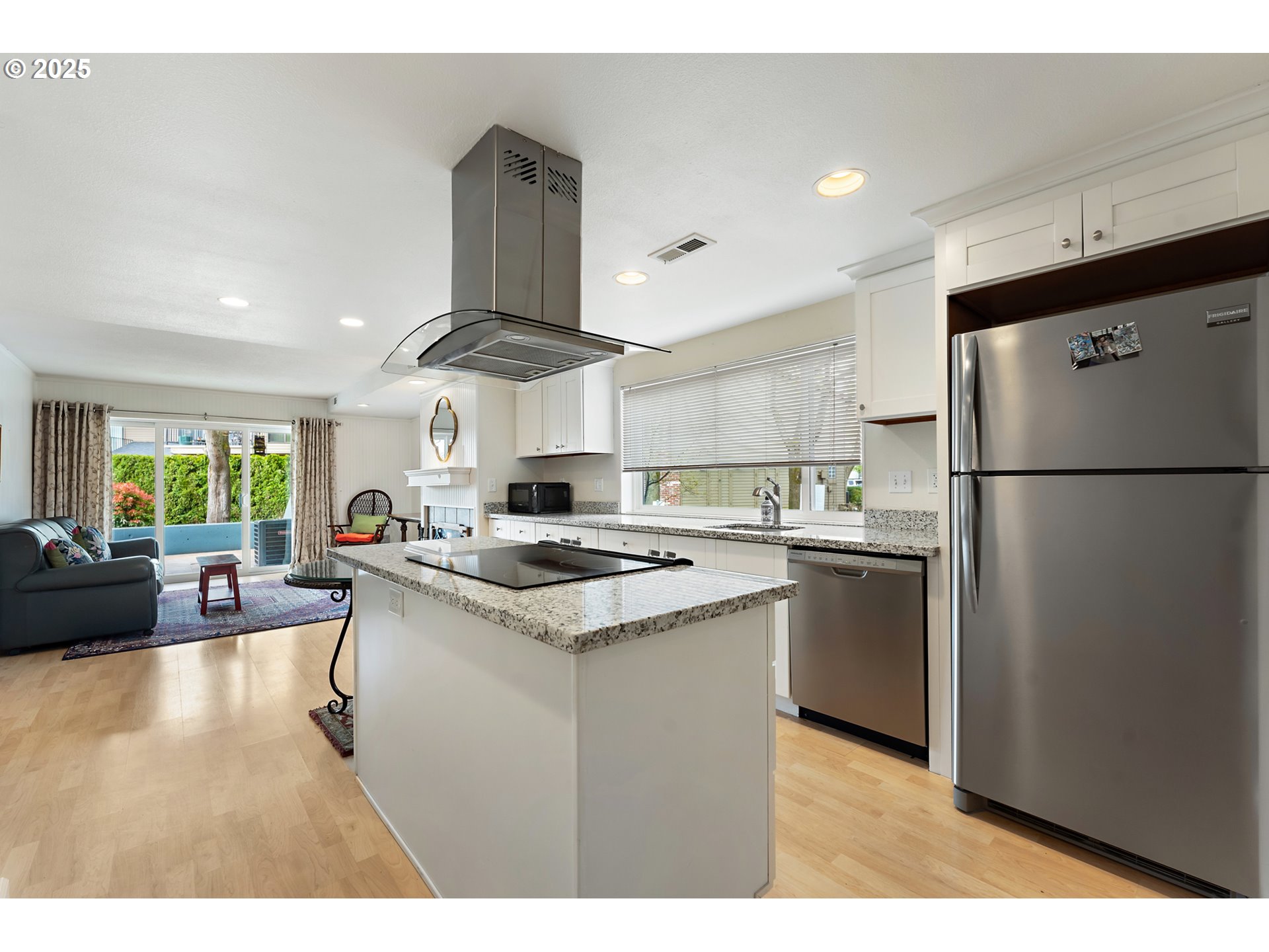 Photo #9: 671810928 Listing: Photo #9