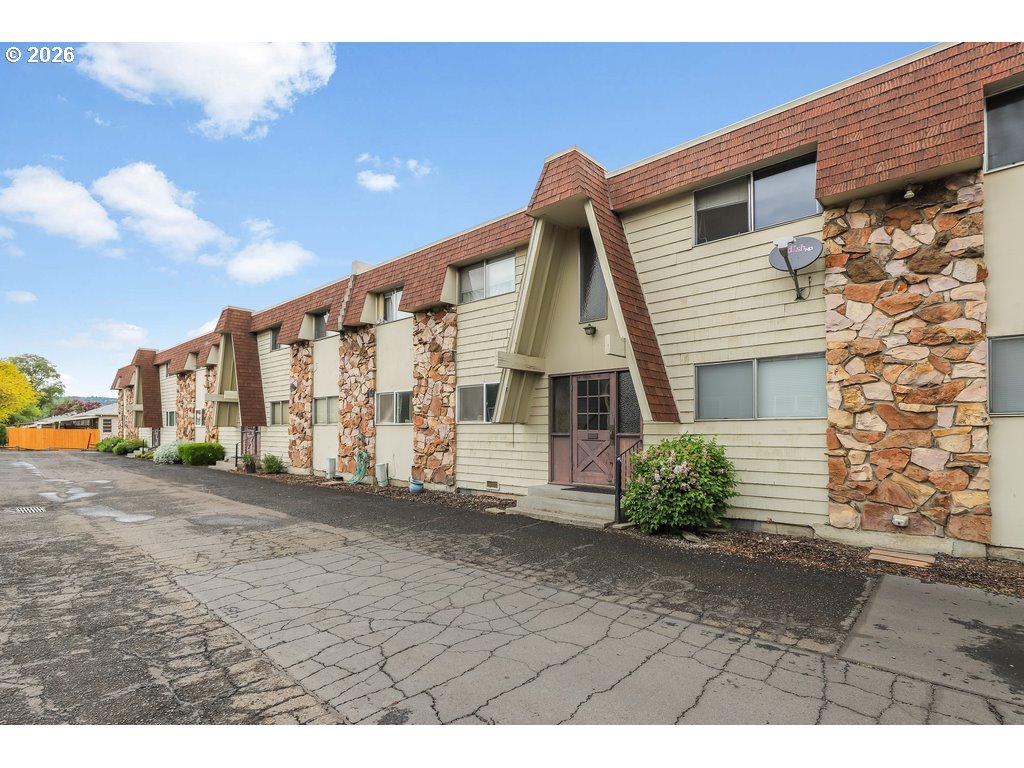 570 N 10TH AVE UNIT 2, Cornelius, OR, 97113