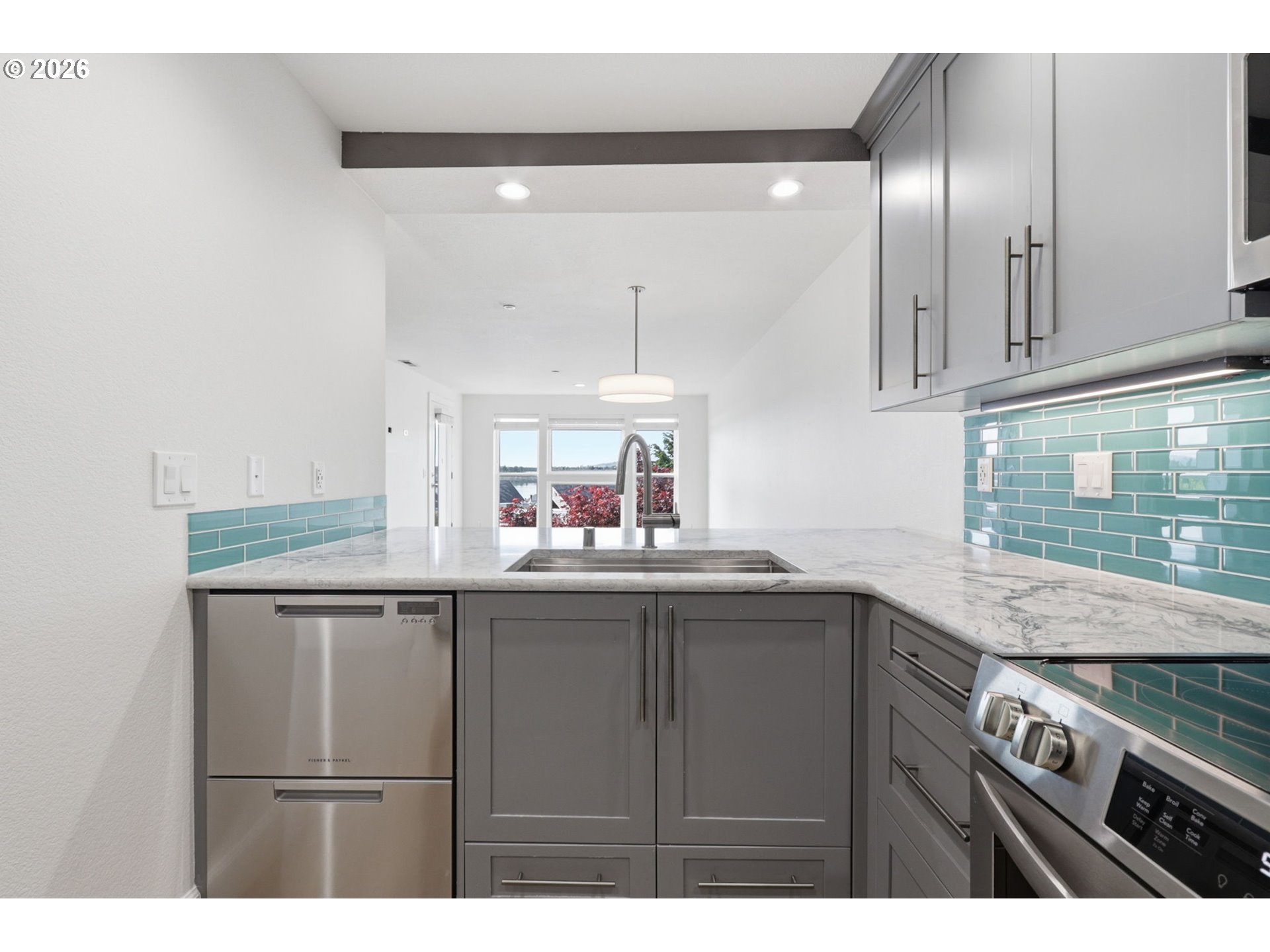 Photo #2: 672186473 Listing: Photo #2