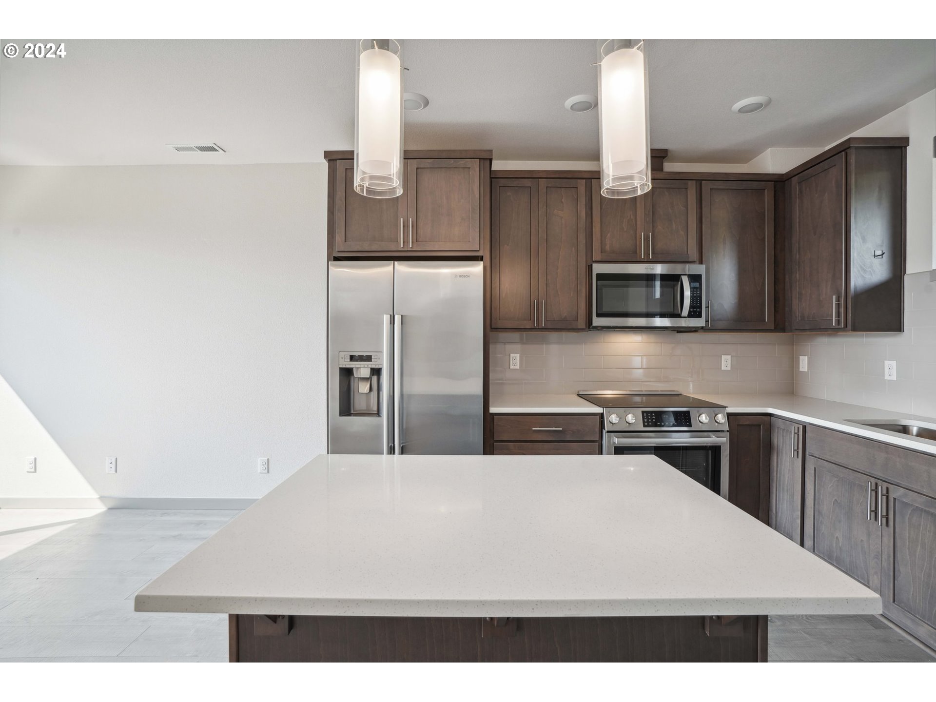 Photo #11: 672606941 Listing: Photo #11