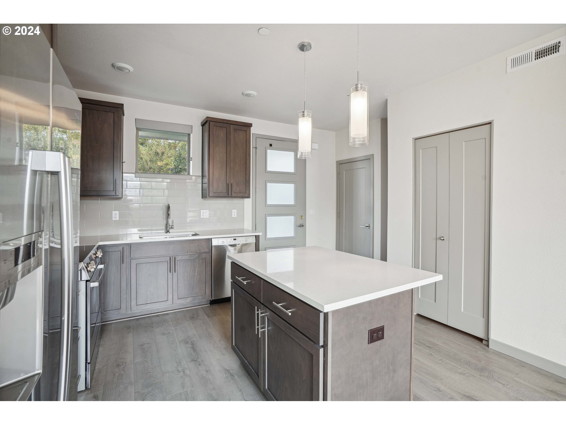 Photo #15: 672606941 Listing: Photo #15