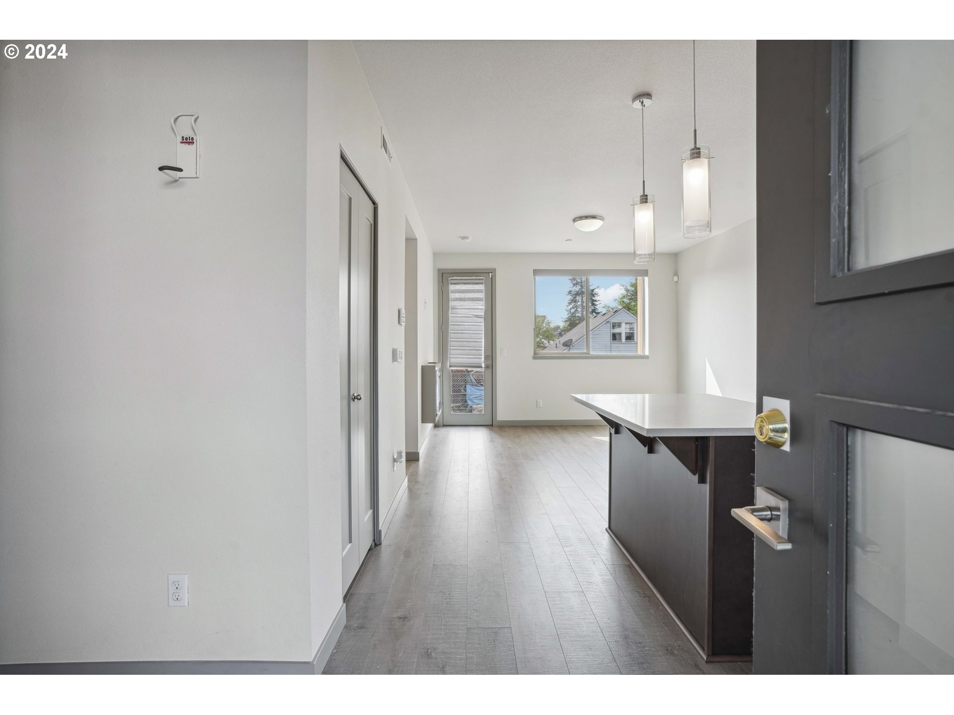 Photo #4: 672606941 Listing 