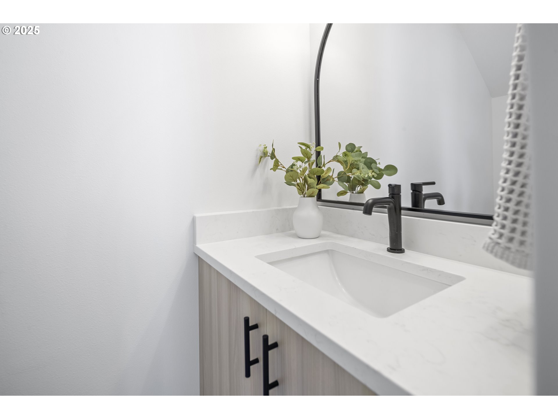 Photo #10: 673637833 Listing: Photo #10