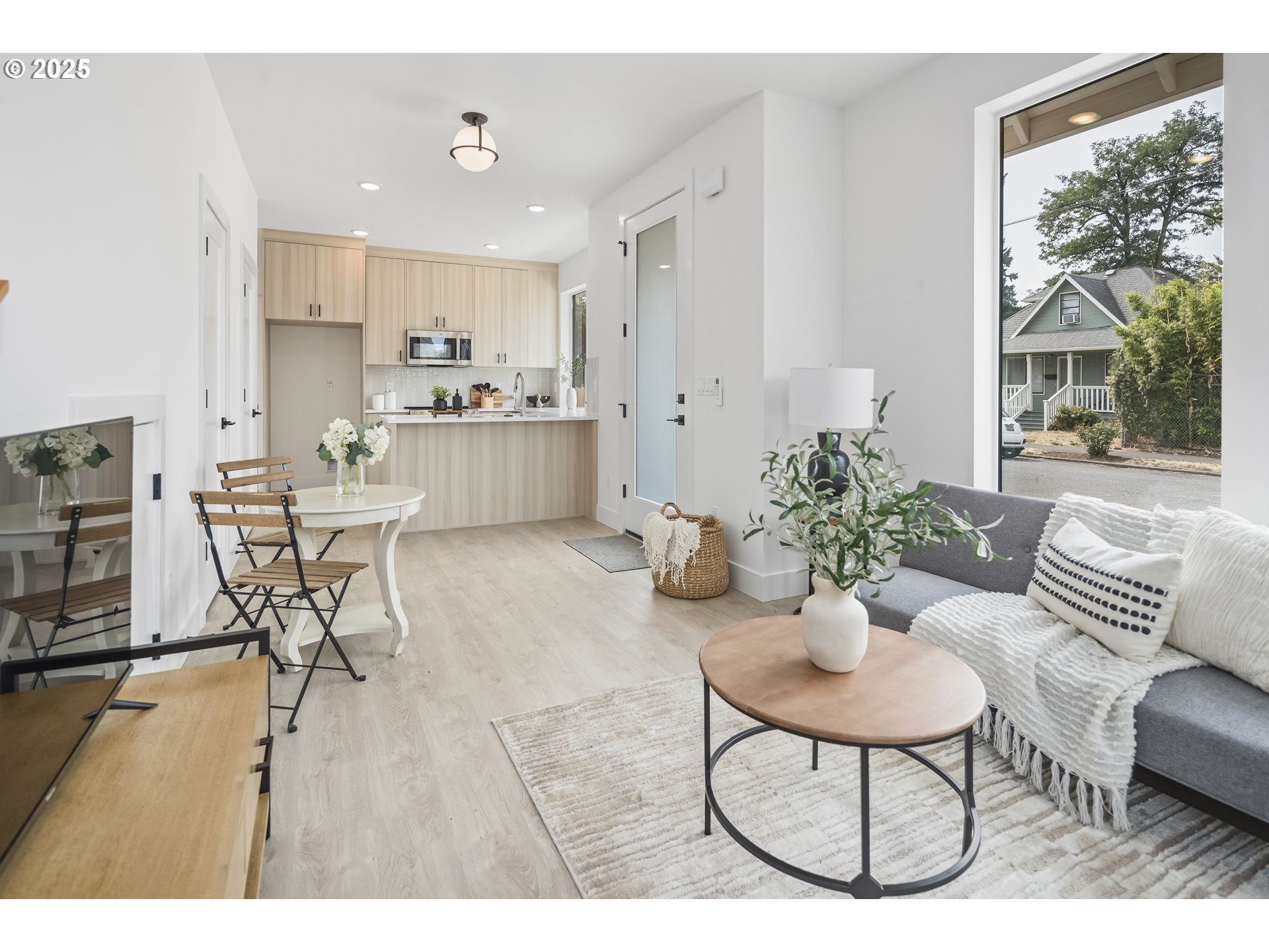 Photo #5: 673637833 Listing: Photo #5