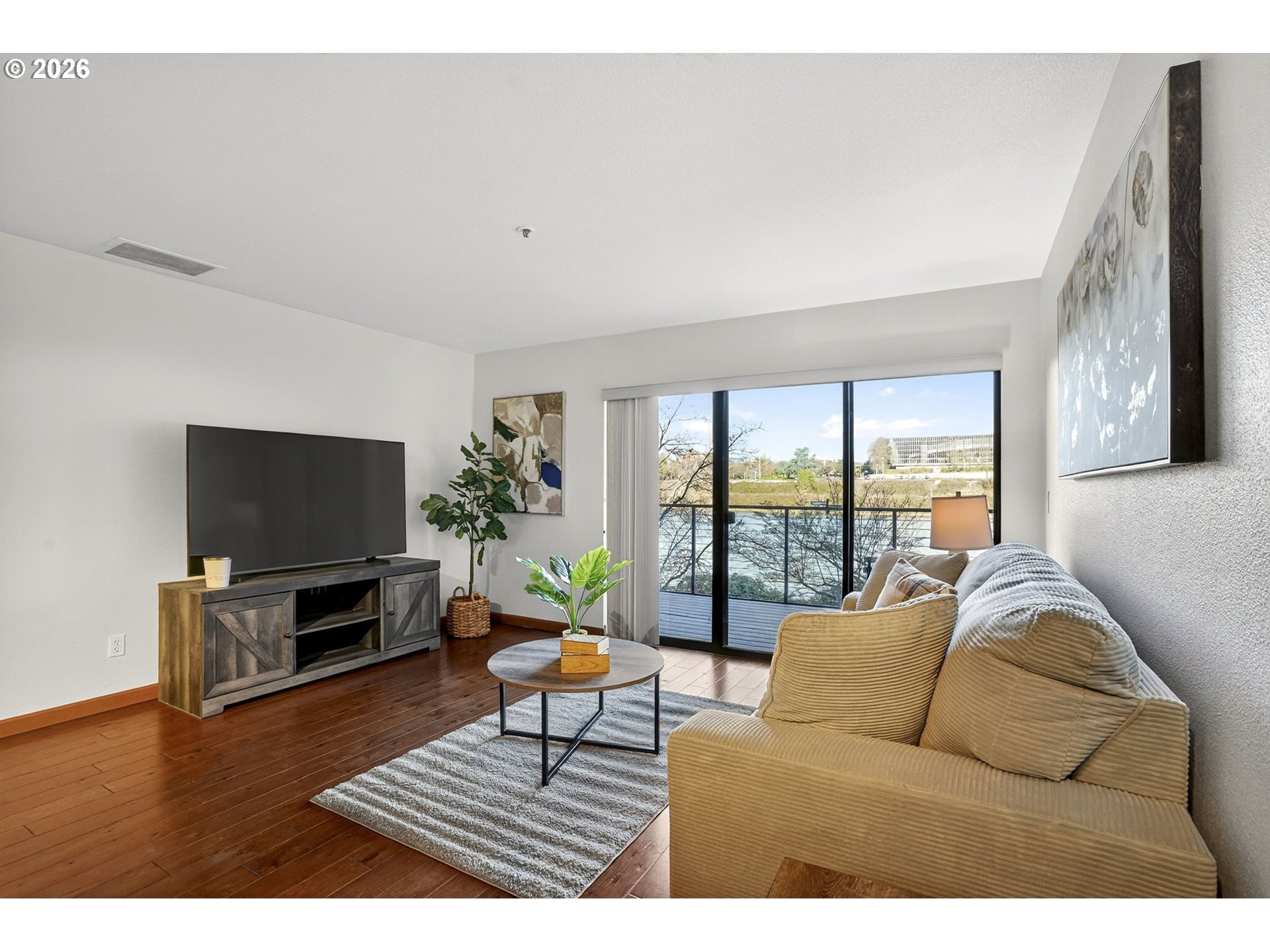 Photo #3: 673924571 Listing: Photo #3