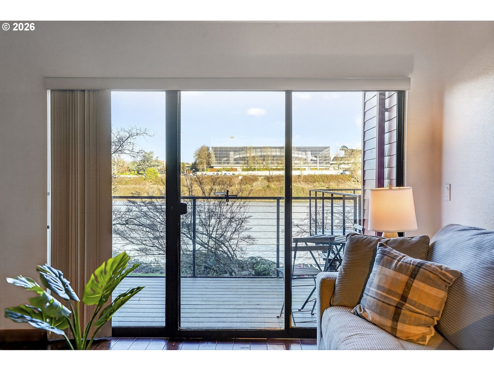 Photo #4: 673924571 Listing: Photo #4