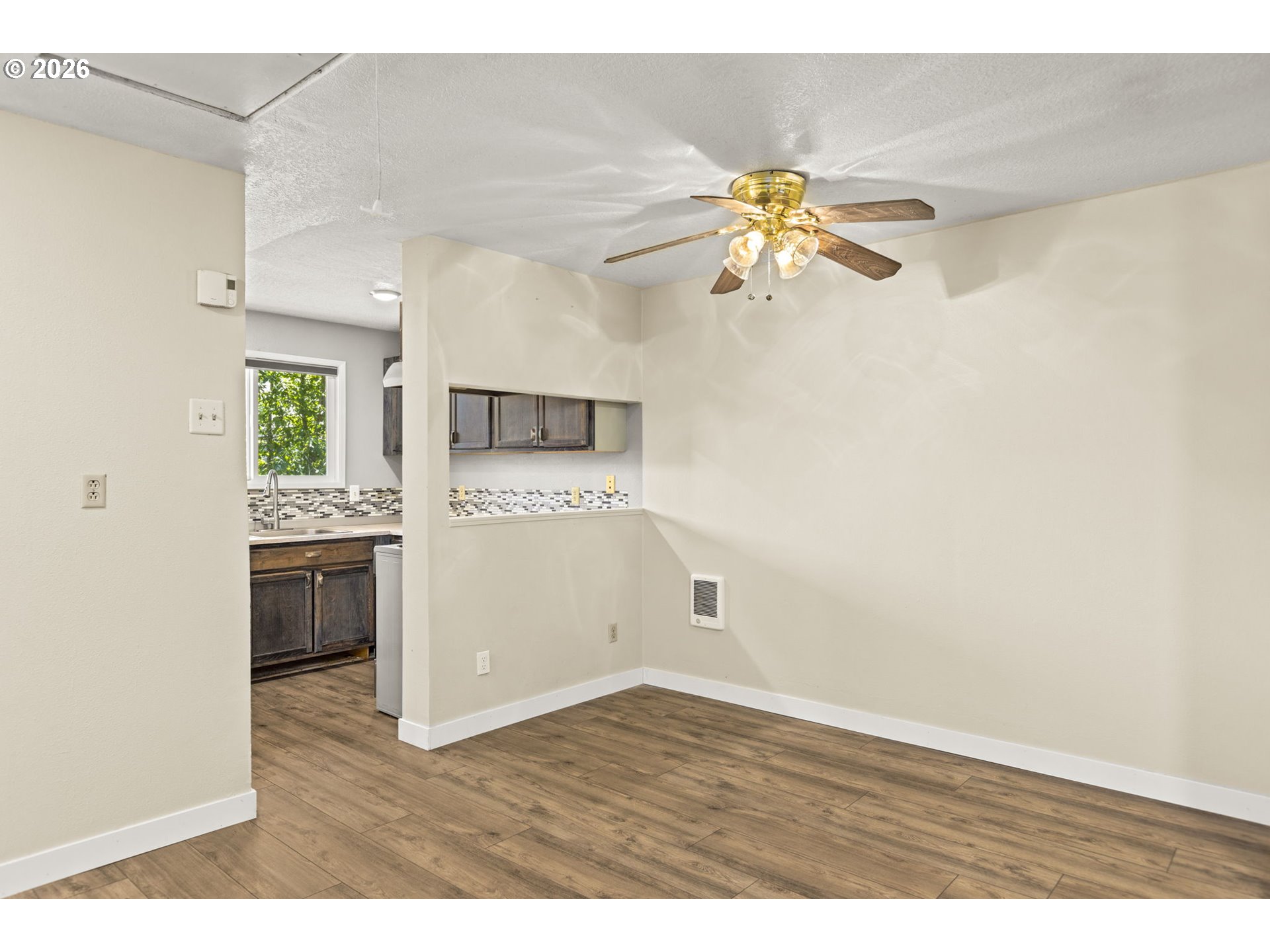 Photo #2: 674121089 Listing: Photo #2