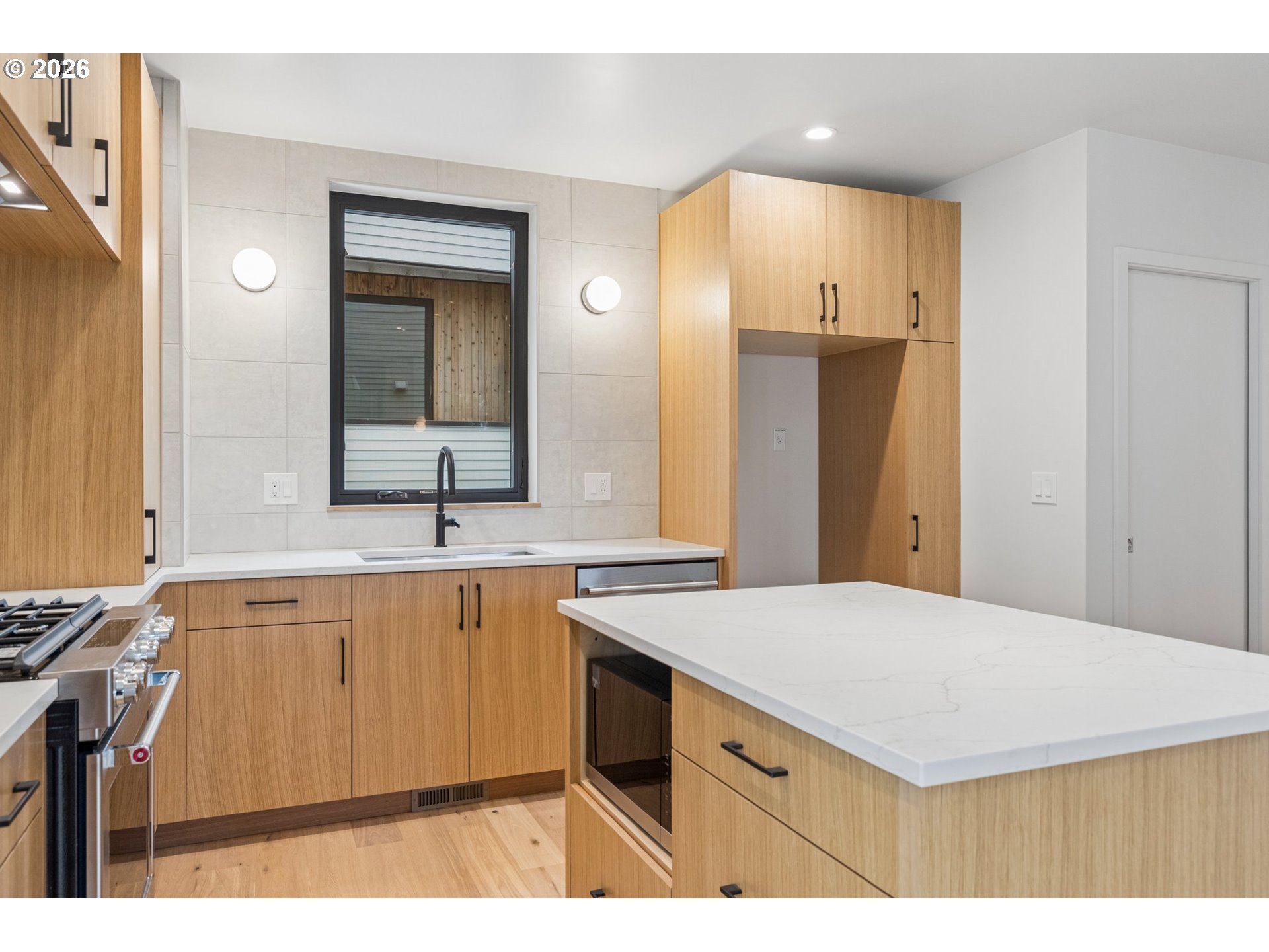 Photo #10: 674529452 Listing: Photo #10
