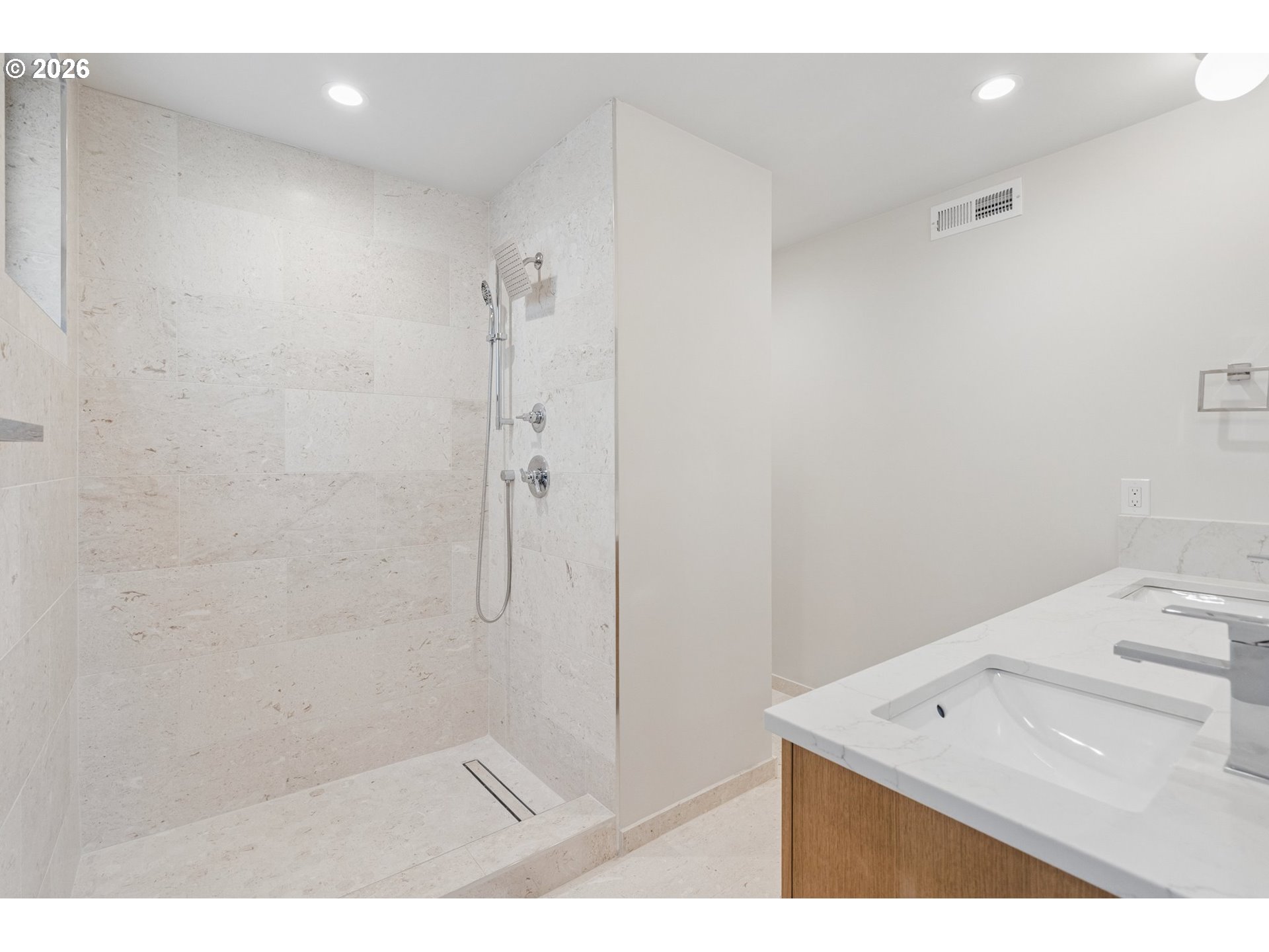 Photo #16: 674529452 Listing: Photo #16