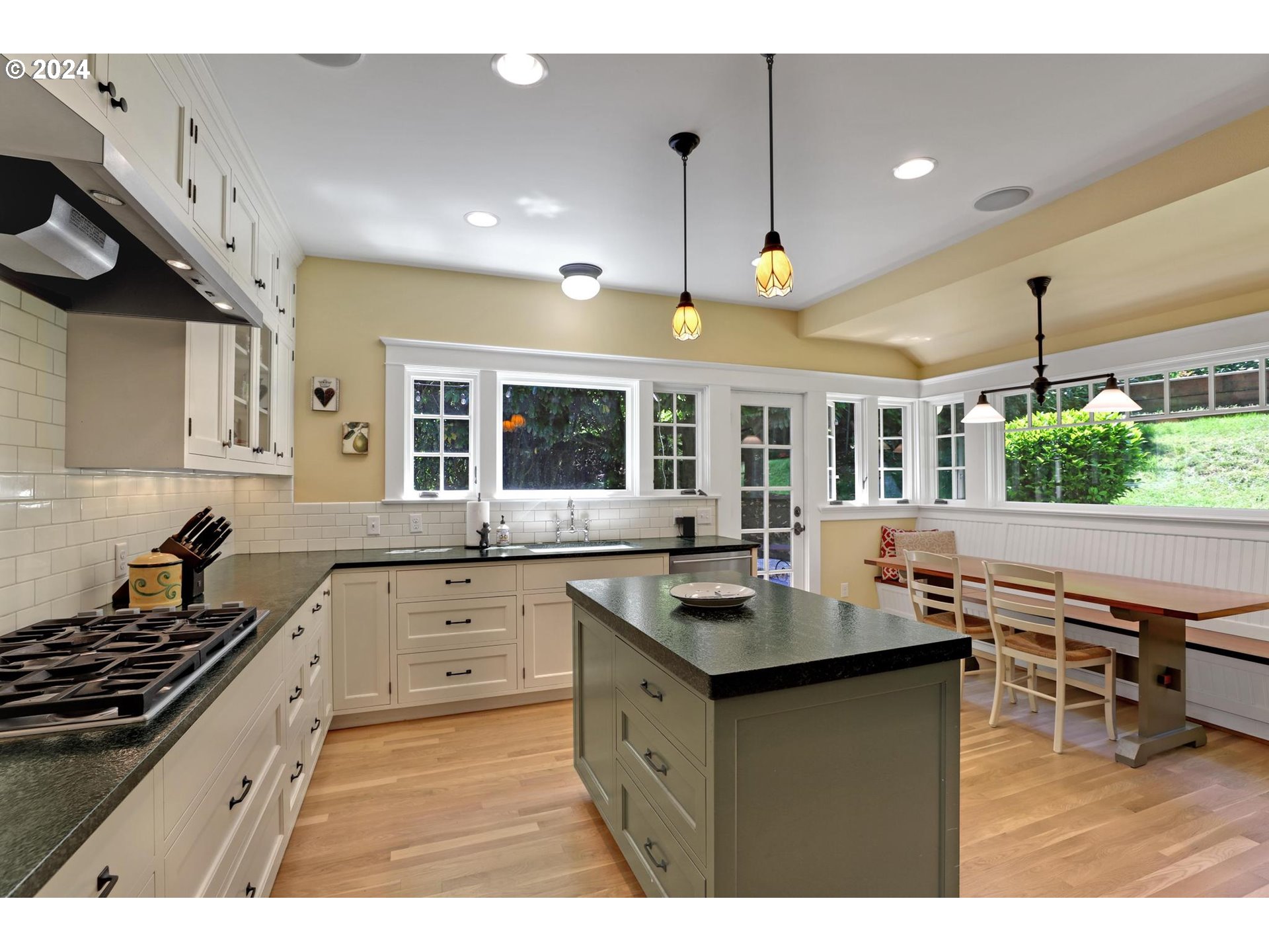 2514 NW Westover RD, Portland, OR, 97210