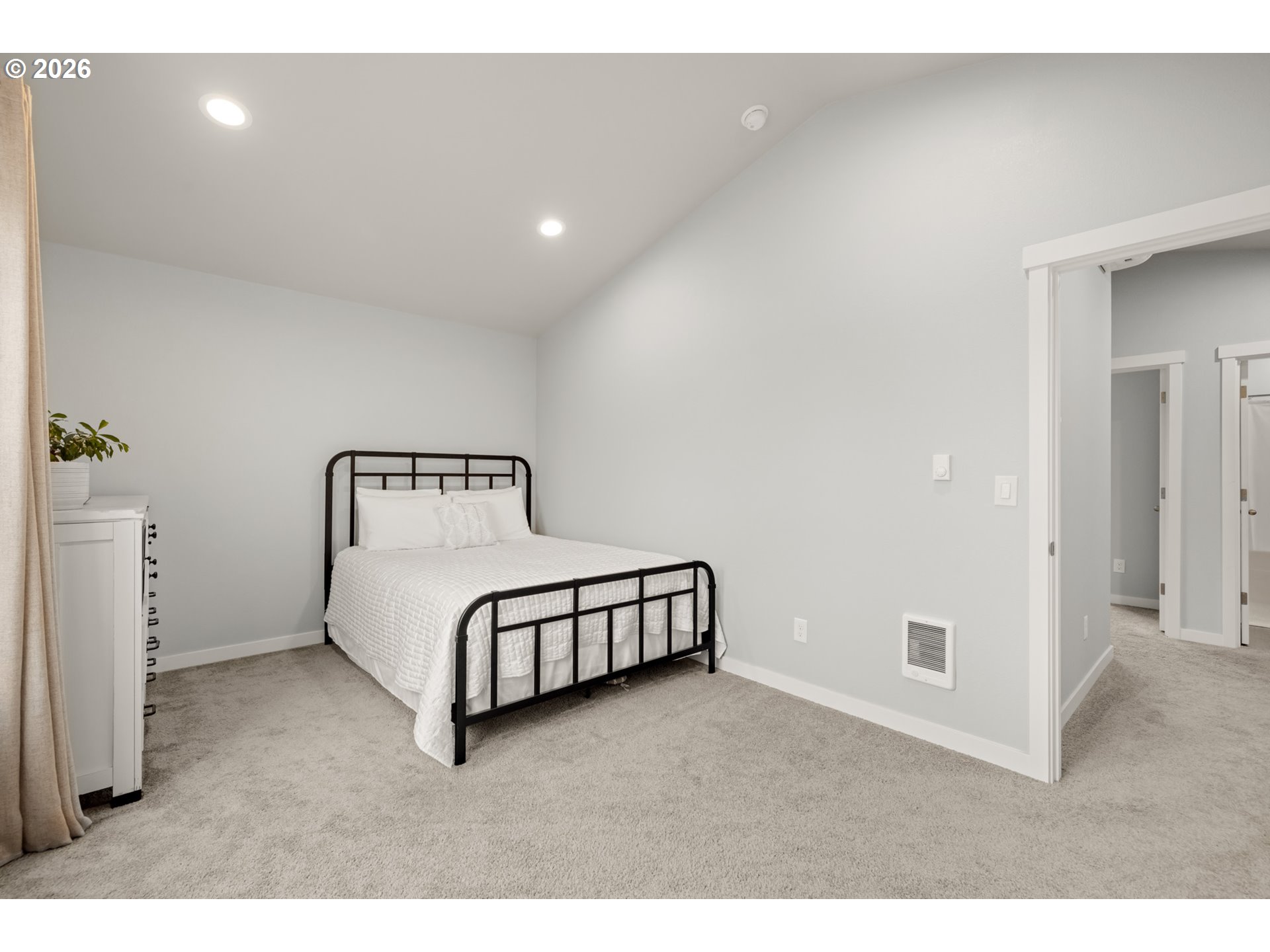 Photo #17: 675455237 Listing: Photo #17